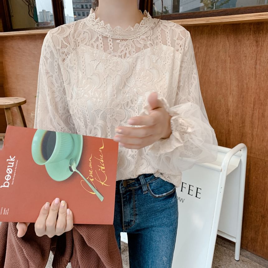 HYAKU - Blouse met lange mouwen en hoge hals en kant