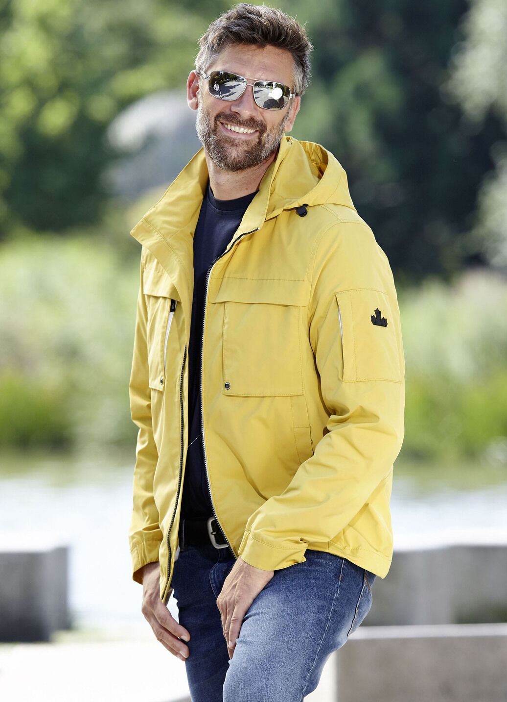 Kurzjacke von «New Canadian»