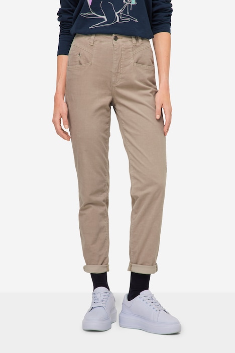 Cord-Karottenhose, weite Passform, 5-Pocket-Form