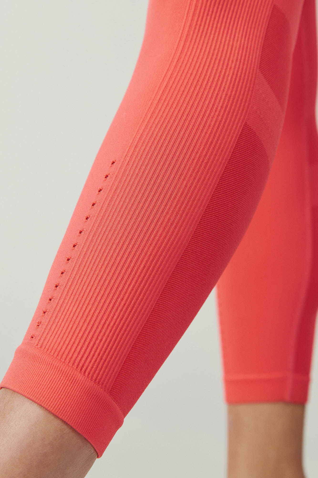Leggings com estampa de lábios rosa da Aretha