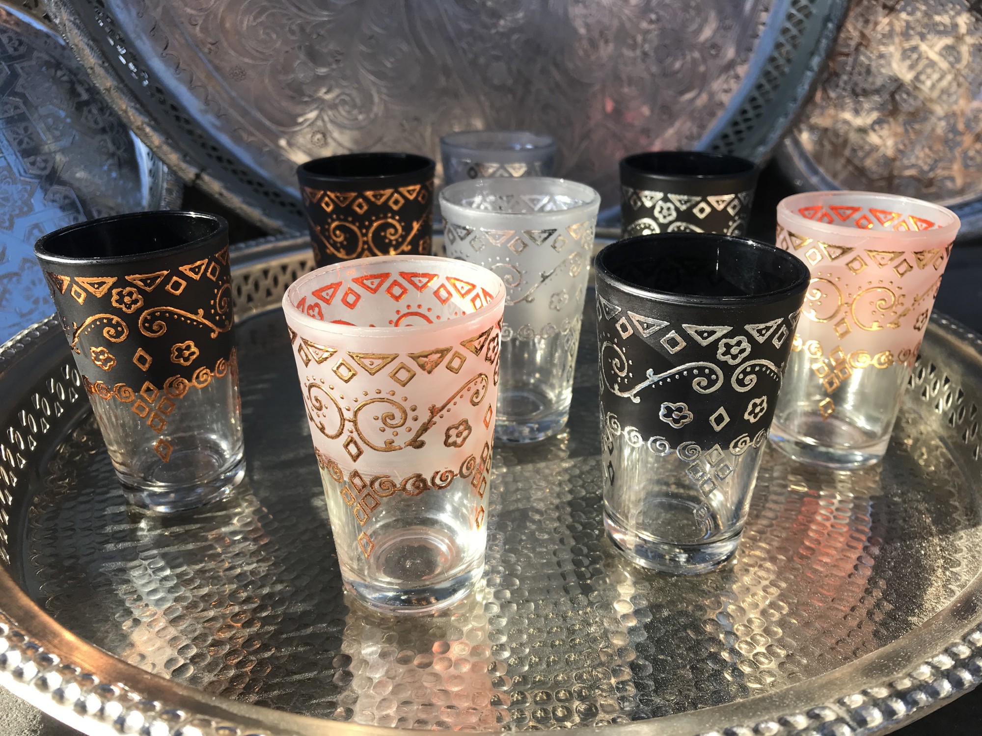 Teeglas, silber, weiß, Ø 5,5 cm, H 9 cm zu 4,80