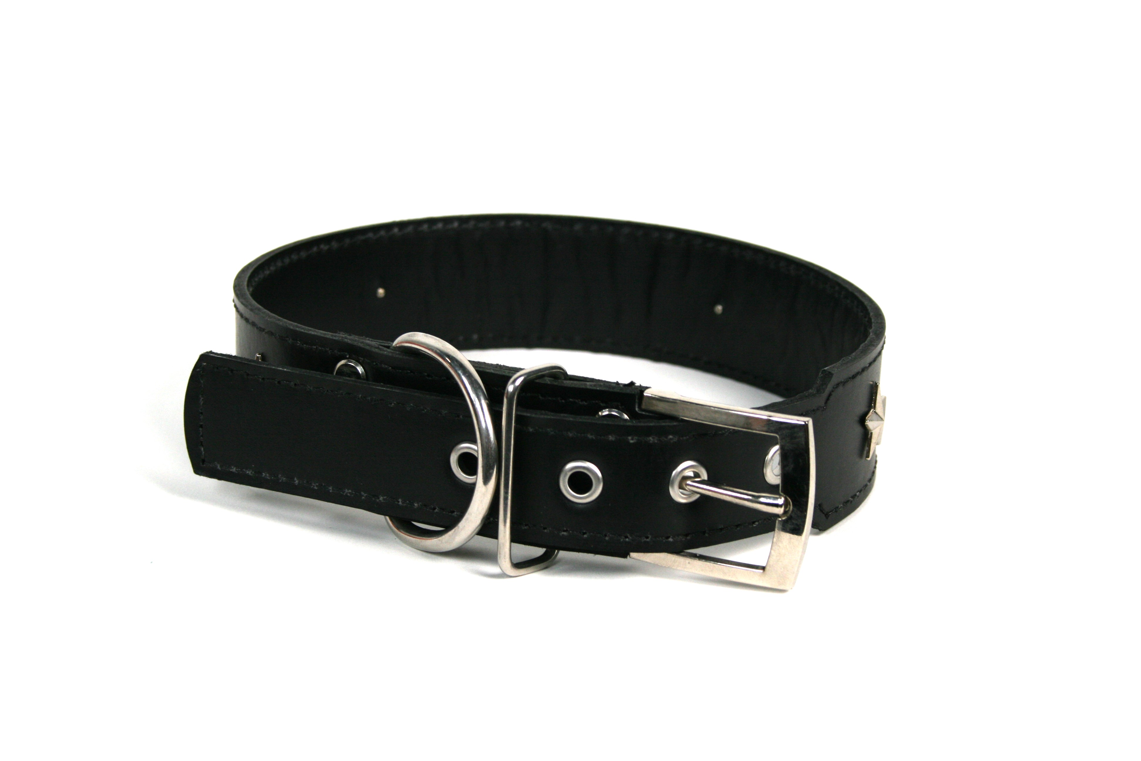 Colar de couro preto com estrela