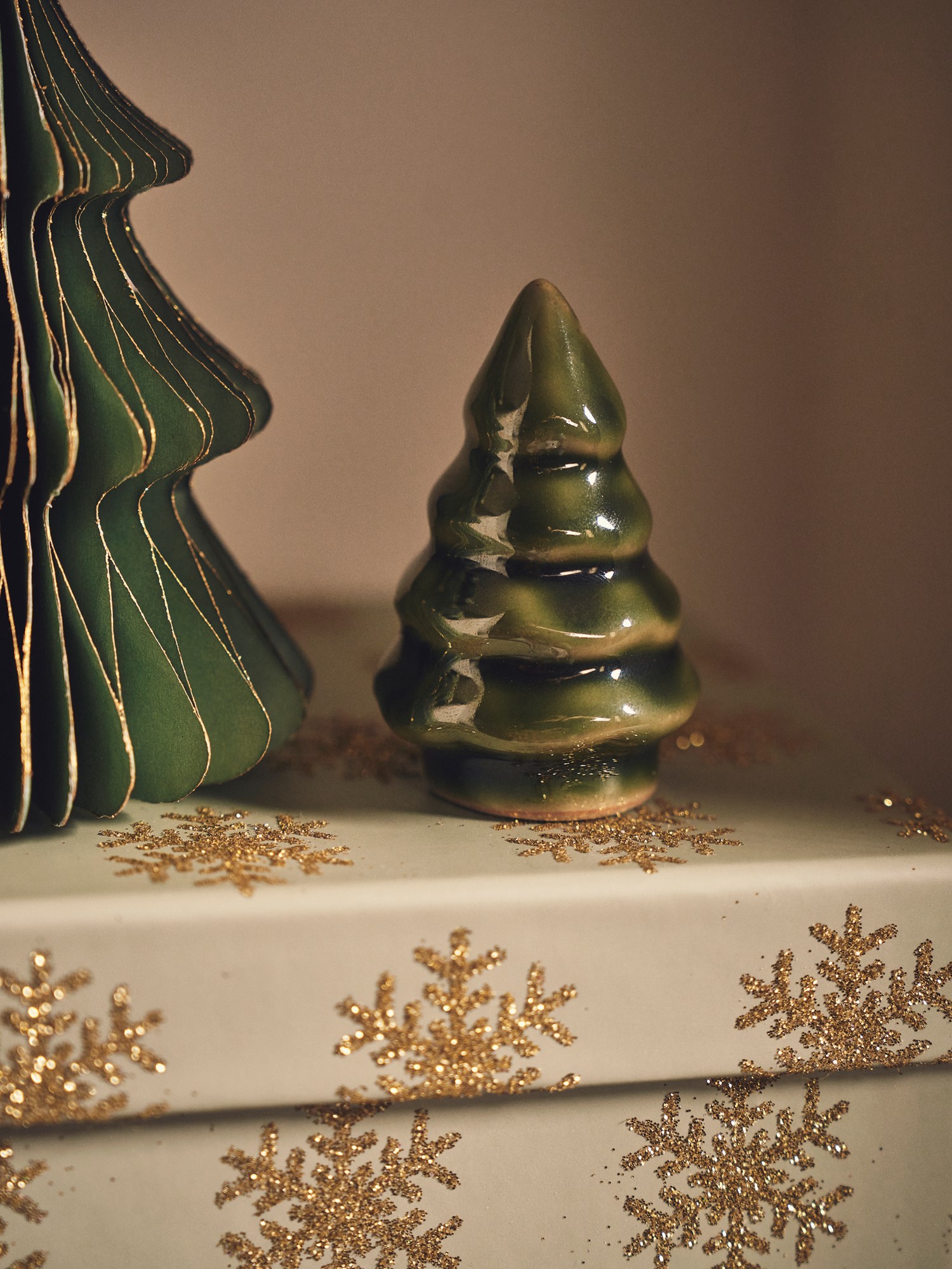 Træ til dekoration | Porcelæn. Ø5 x 8 cm. | Dark Green