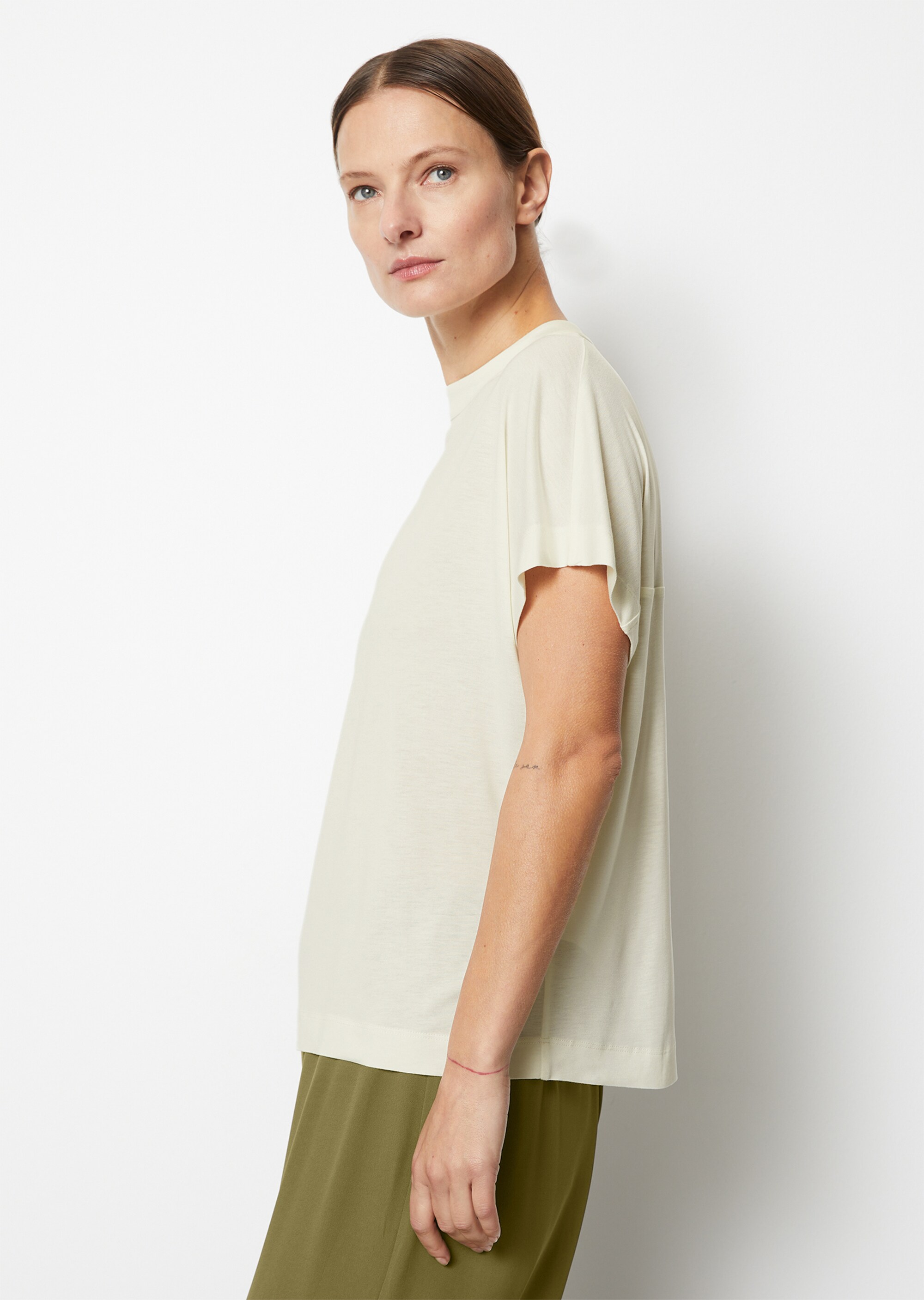 Elegantes T-Shirt looseaus LENZING™ ECOVERO™