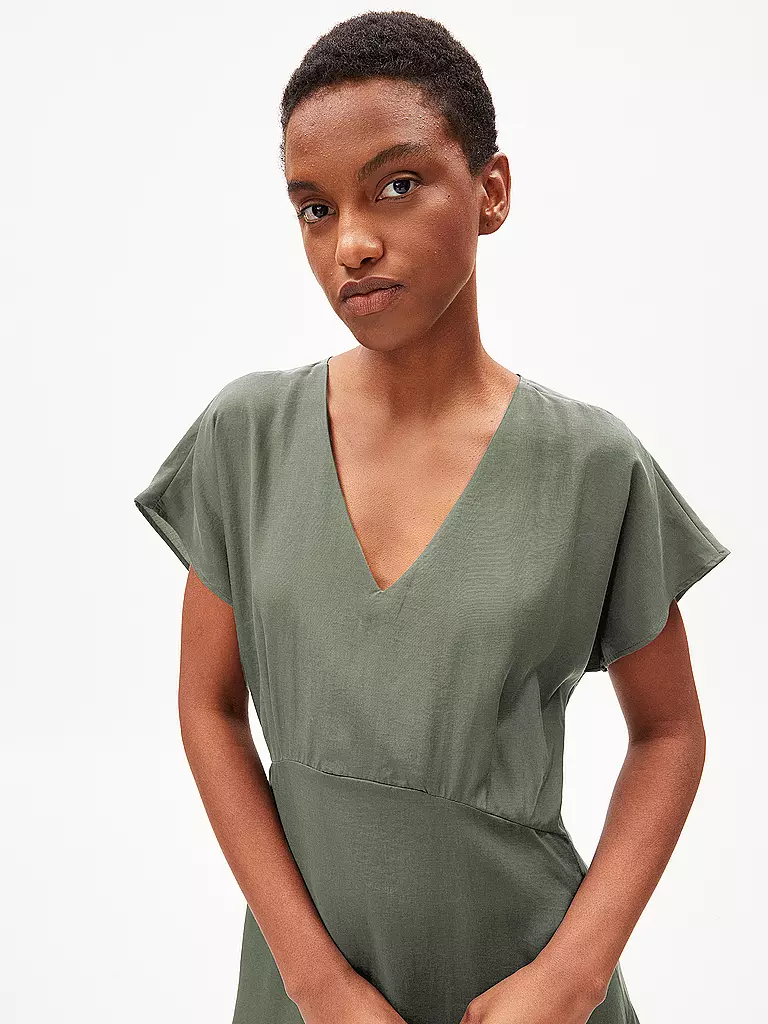 ARMEDANGELS Midikleid AALBINE olive