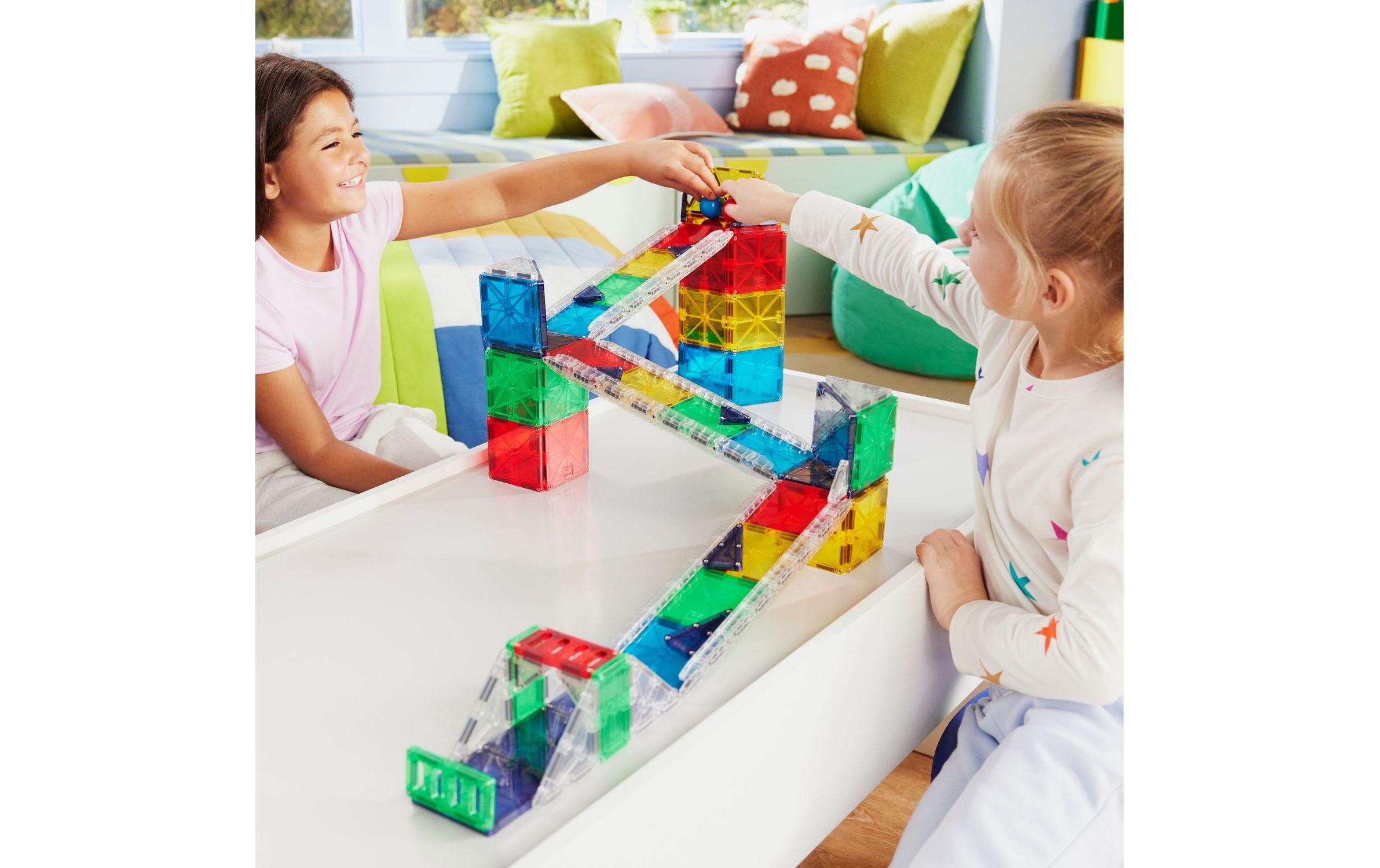 Rail Racers Deluxe 90 Teile<br>Deluxe Bau- und Rennset mit 90 magnetischen Teilen