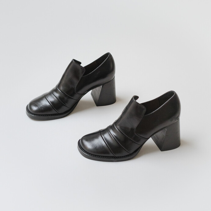 Mocassins à talons  en cuir noir