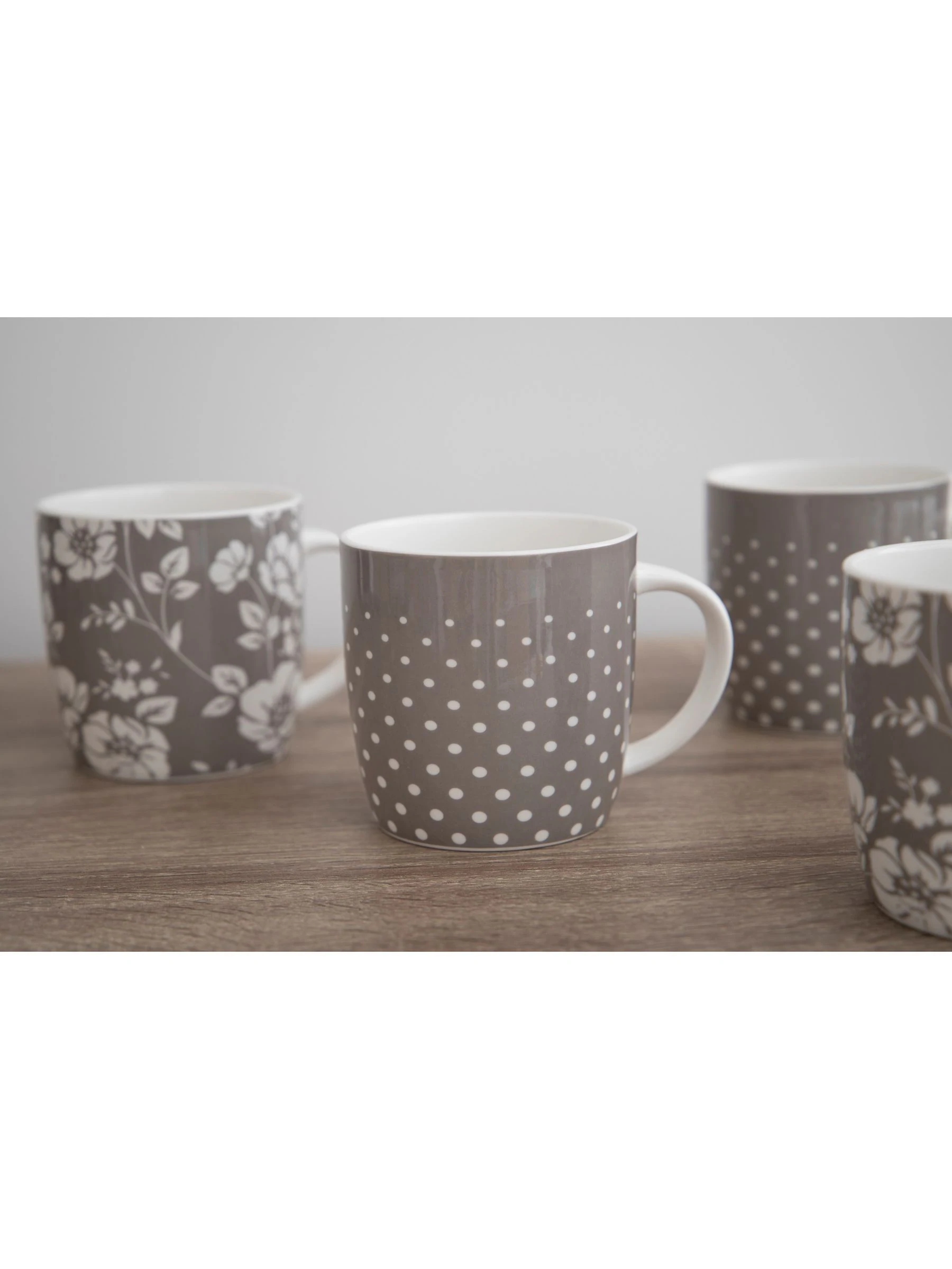 Kitchencraft Set of 4 Floral Polka Dot Ceramic Mugs