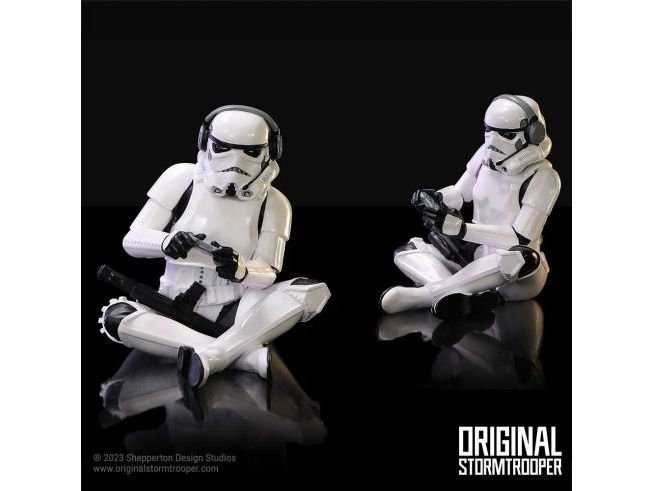 Nemesis Now Aufsteller Original Storm Trooper Game on Weiss Offiziell lizenzierte, handbemalte Figur