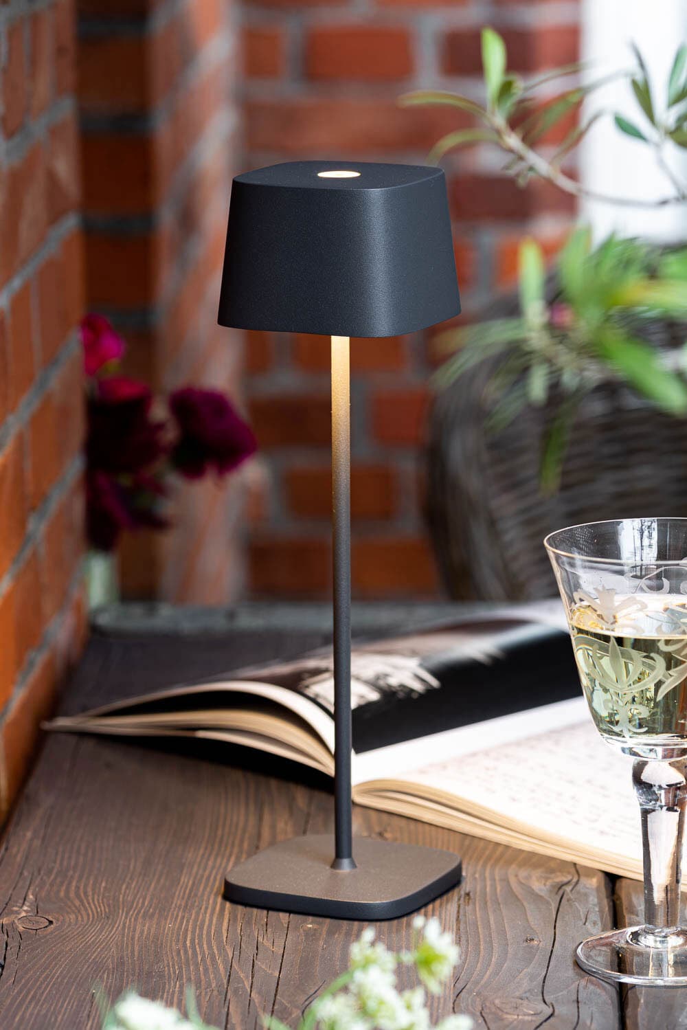 helestra Akku LED Tischlampe KORI 2-teilig schwarz