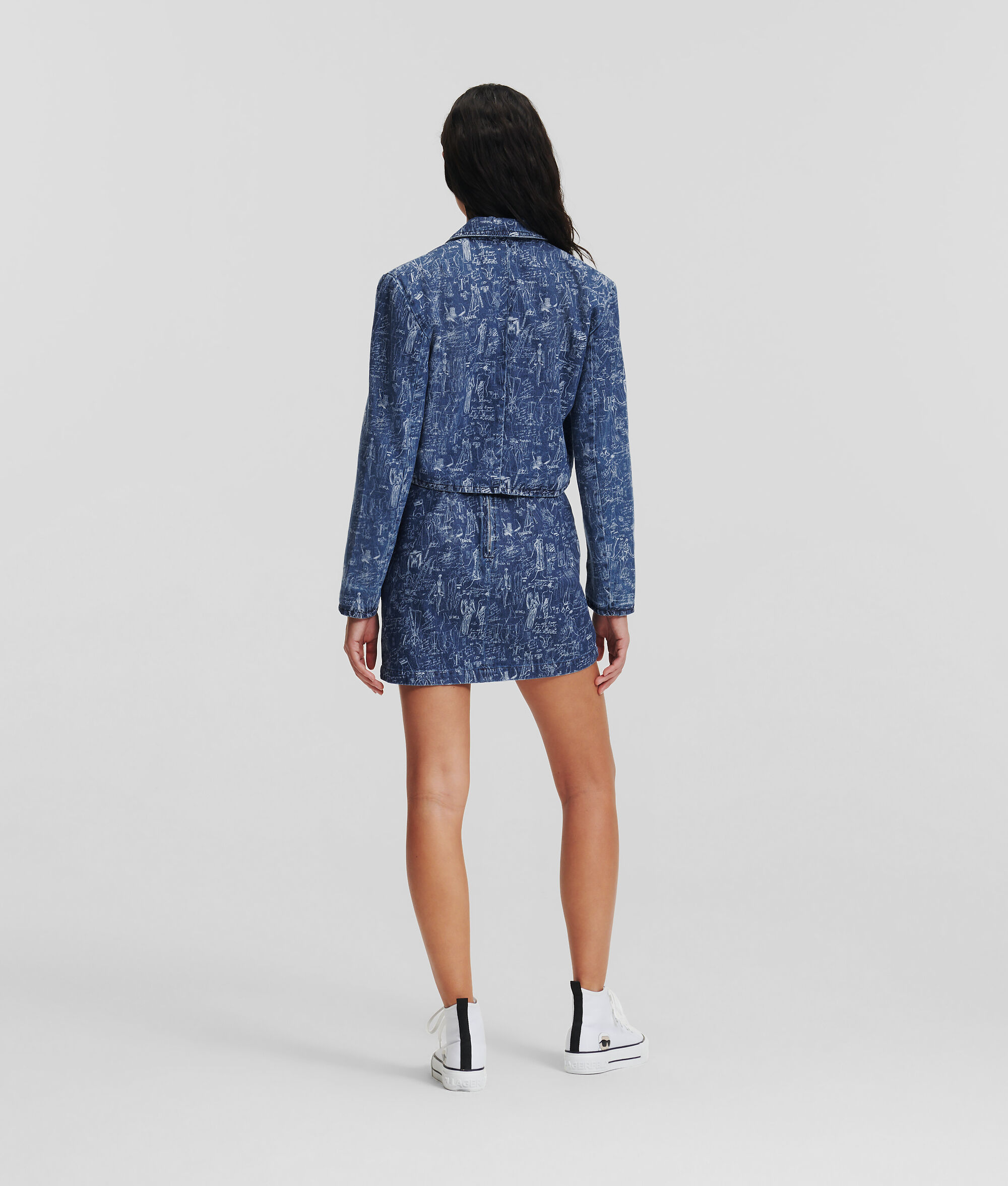 VESTE EN JEAN CROPPED AVEC MOTIF CROQUIS