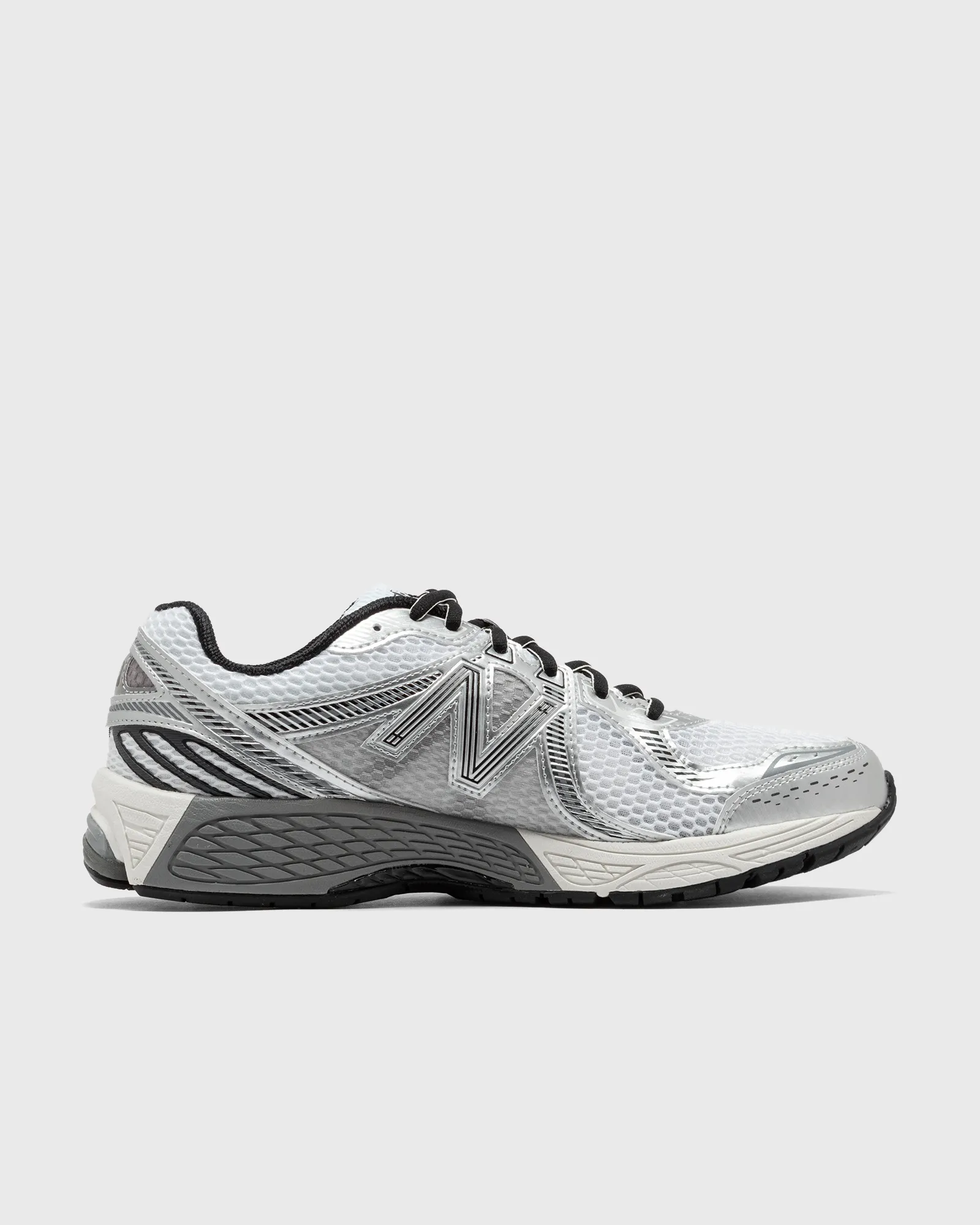 New Balance 860