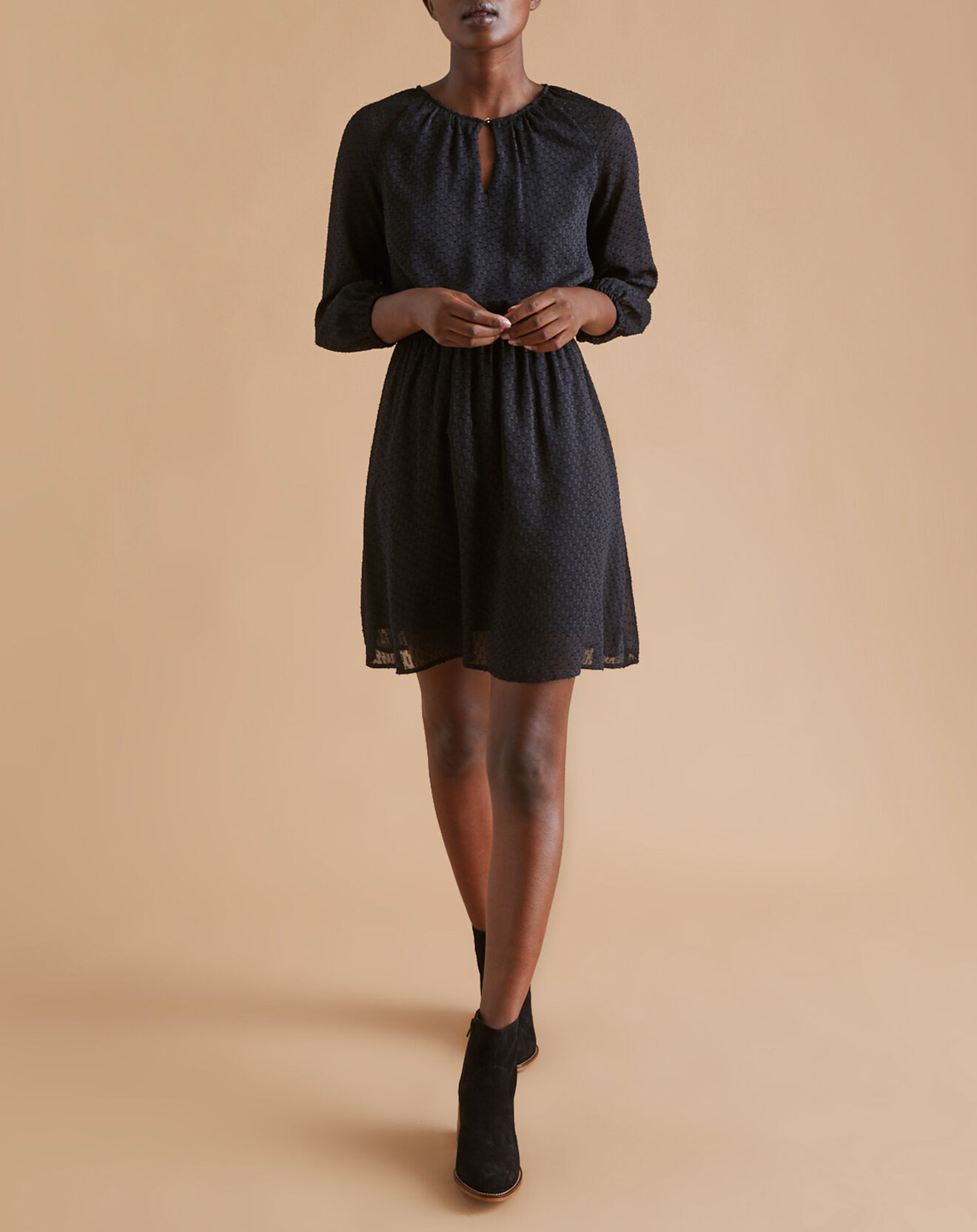 Cyrillus Robe courte à plumetis noire