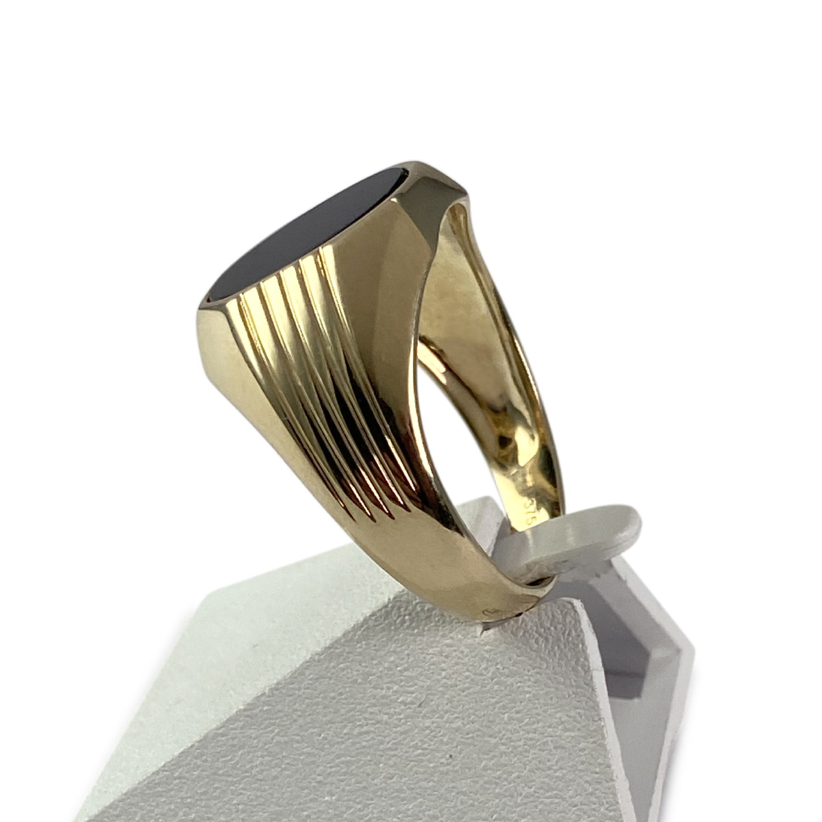 Bague d'occasion or 375 jaune ovale onyx noir