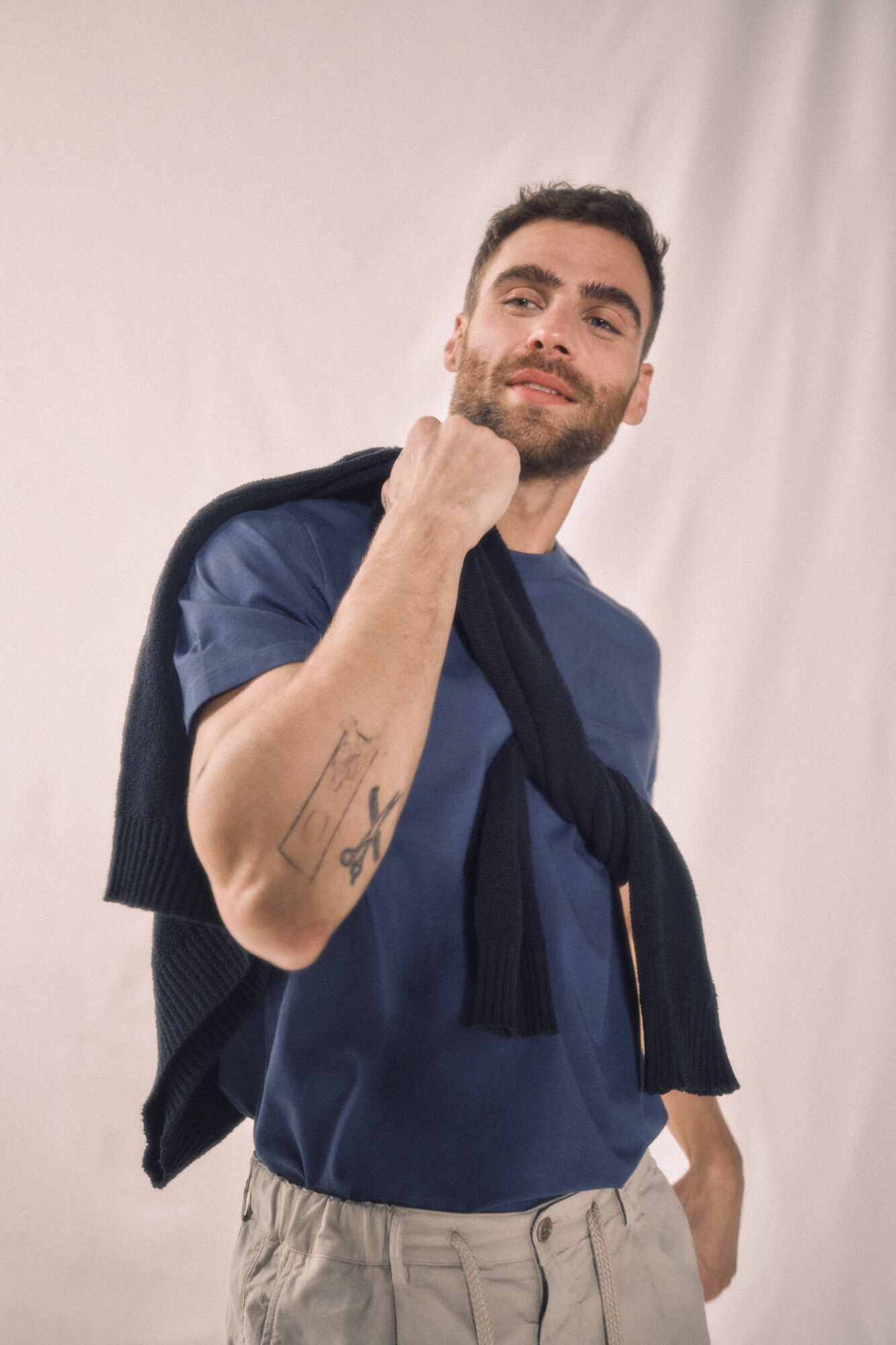 Camiseta básica de algodão com estampa de avião - Azul