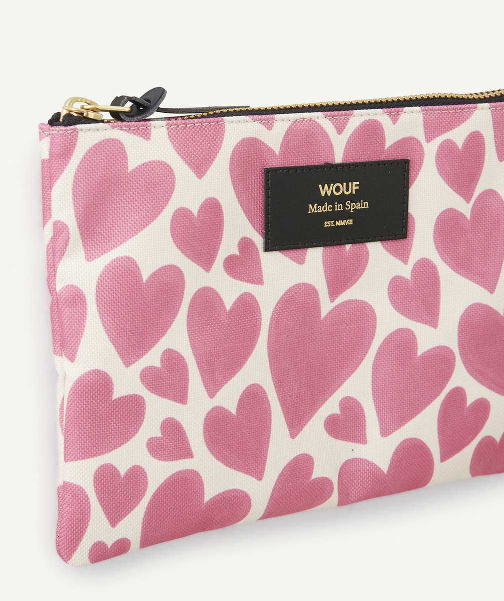 WOUFPETITE POCHETTE EN FIBRES RECYCLÉES ET IMPRIMÉE COEURS ROSES