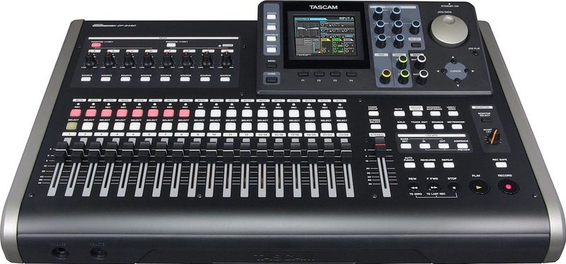 Tascam - DP-24SD - Mobiele Recorder - 8 Sporen - XLR/jack-ingangen