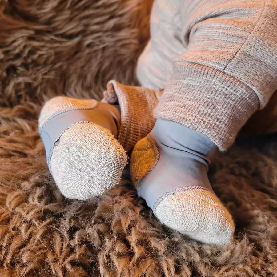 Hoppediz Babysocken Sockenhalter 2-er Set grau