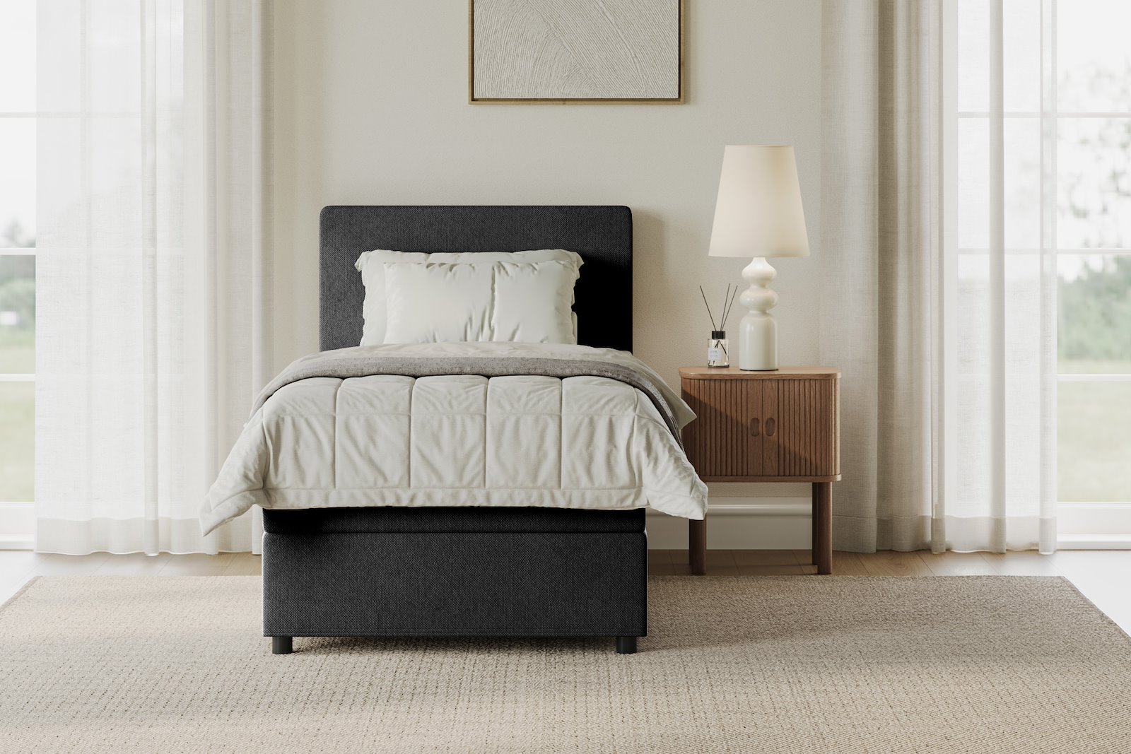 Premium 10 oppbevaringsseng 90x200 cm Magasinseng med oppbevaring, åpnes fra siden. I tekstil terranova 1 sort, med medium fasthetsgrad og premium 10 overmadrass,Sorte ben. Sengegavl selges separat.