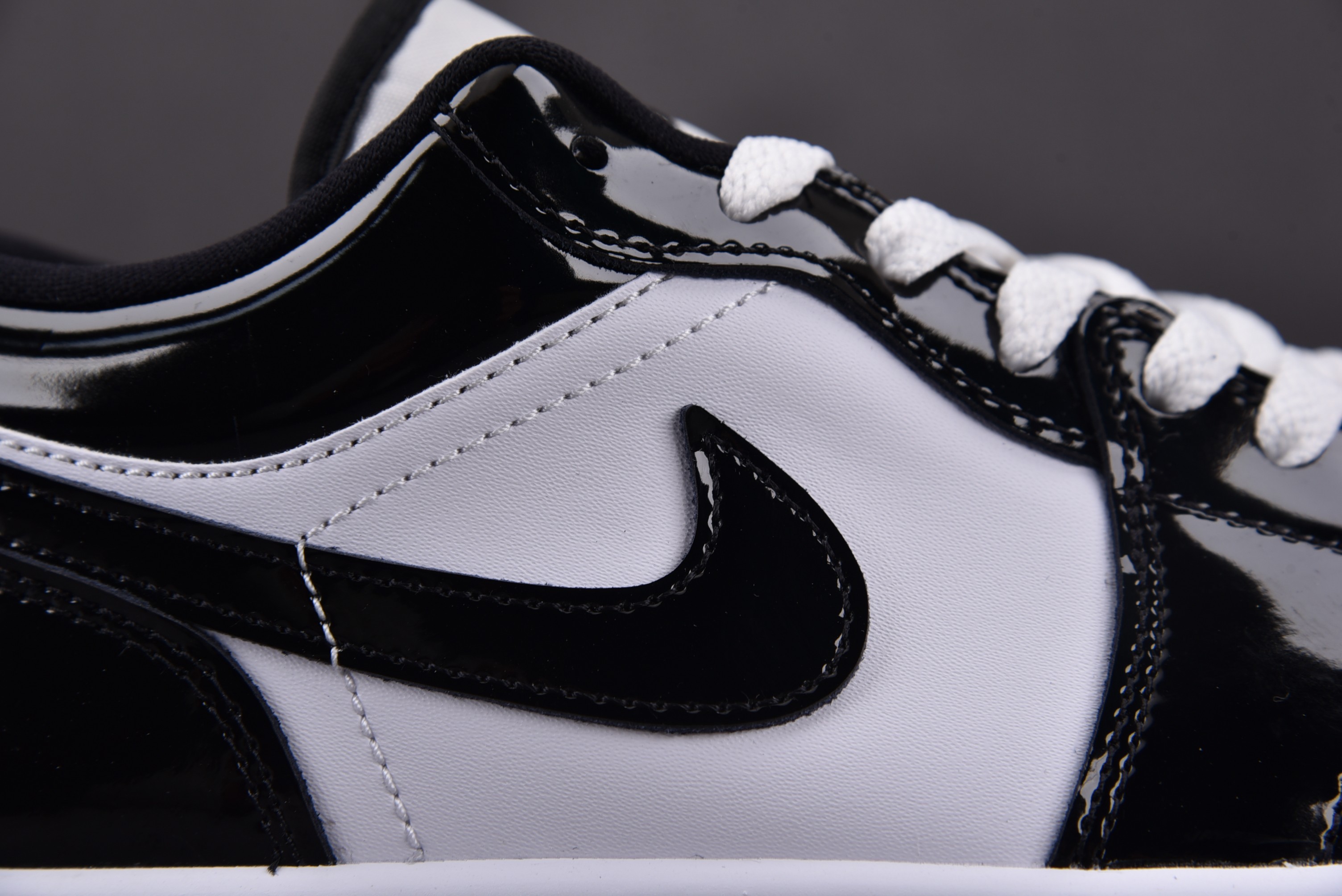 Jordan 1 Low SE Concord