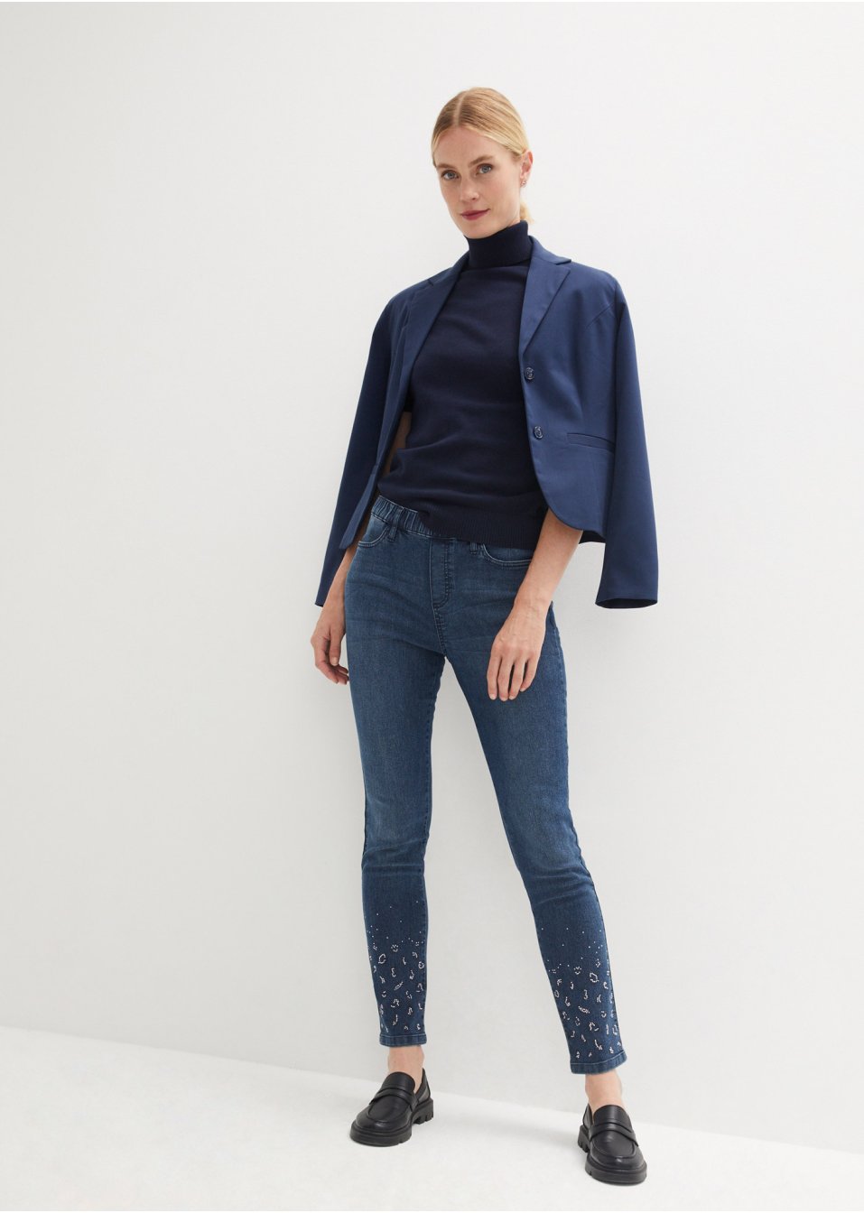 Jean taille extensible avec détails brillants