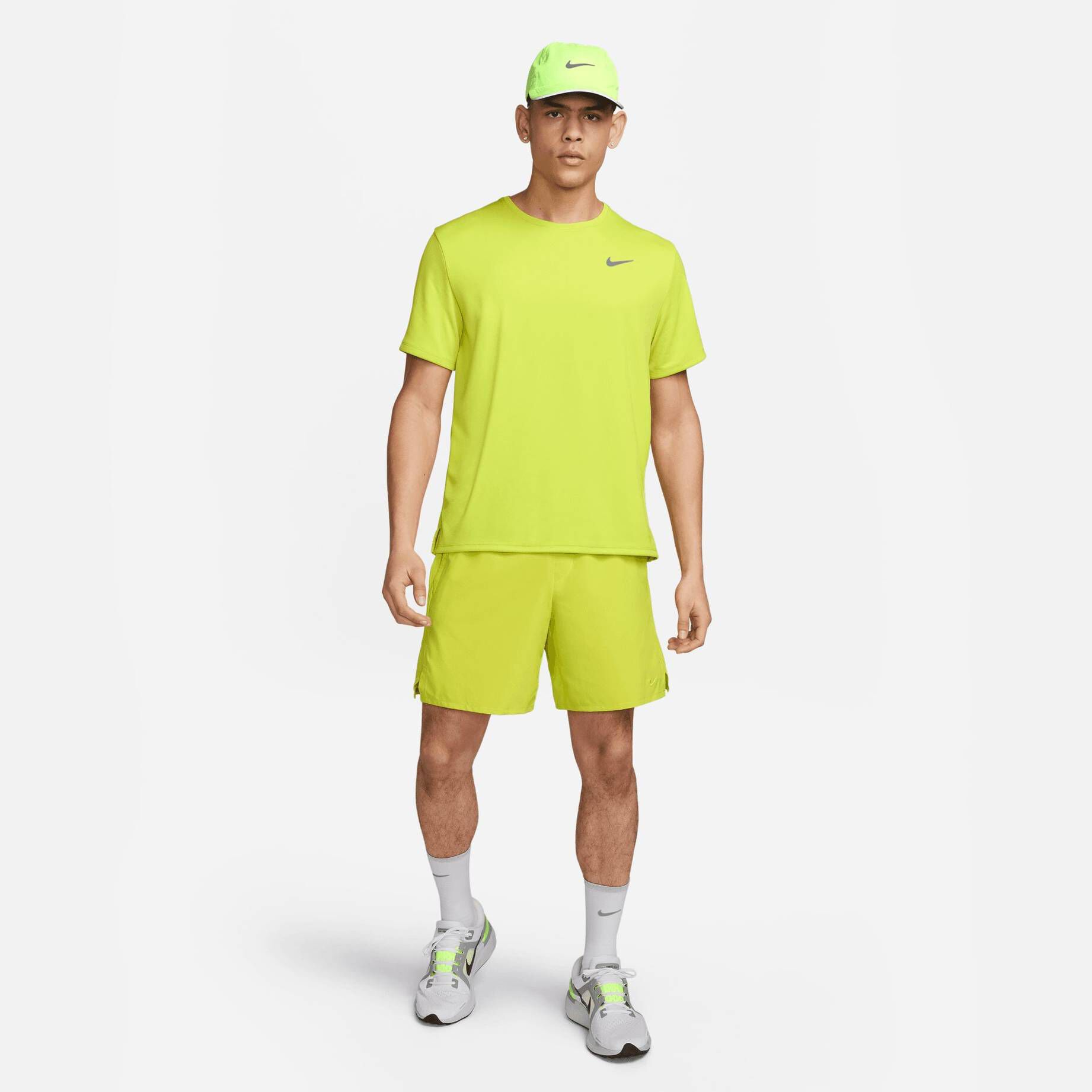 Nike| Herren Laufshirt DRI-FIT UV MILER