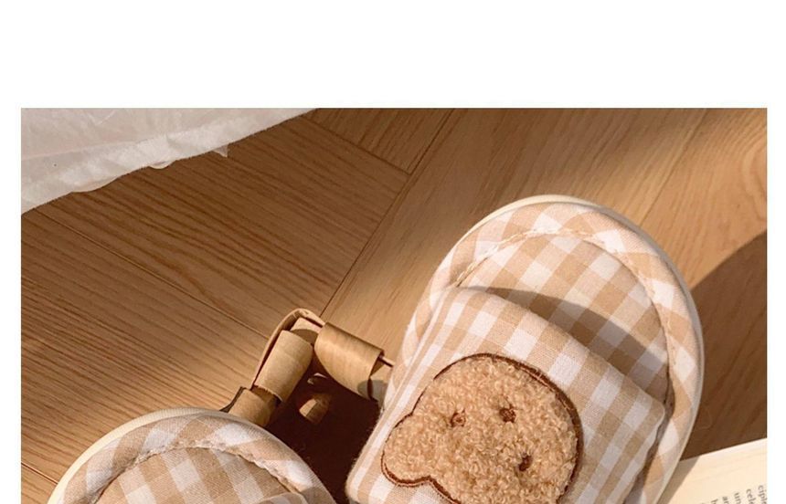 Honkizz - pantoffels met geborduurde beer en ruitmotief