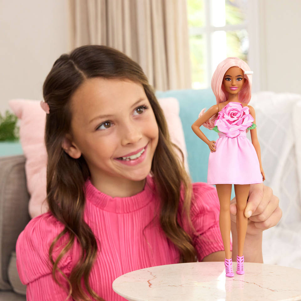 Barbie Fashionista pop in jurk met roos