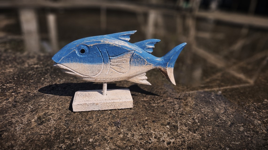 Thunfisch-Skulptur blau-weiß, B 40 cm, H 25 cm, L 9 cm von fischer's lagerhaus