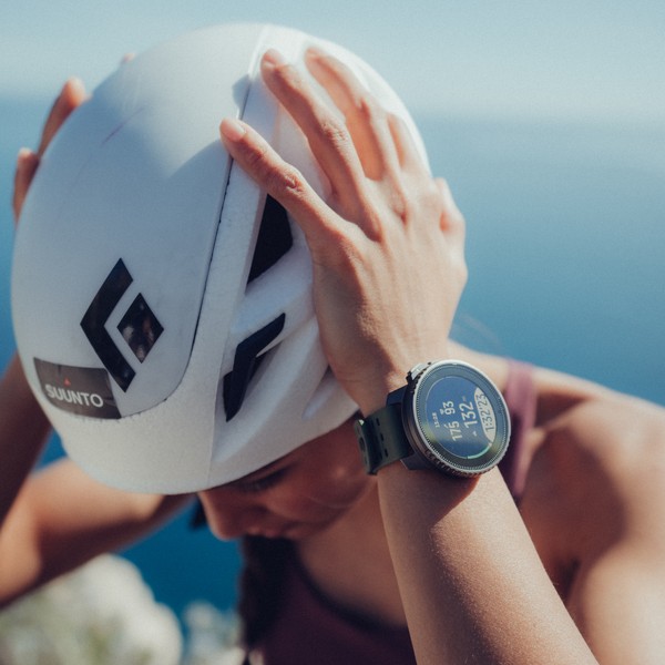 Suunto - Vertical Titanium Smartwatch