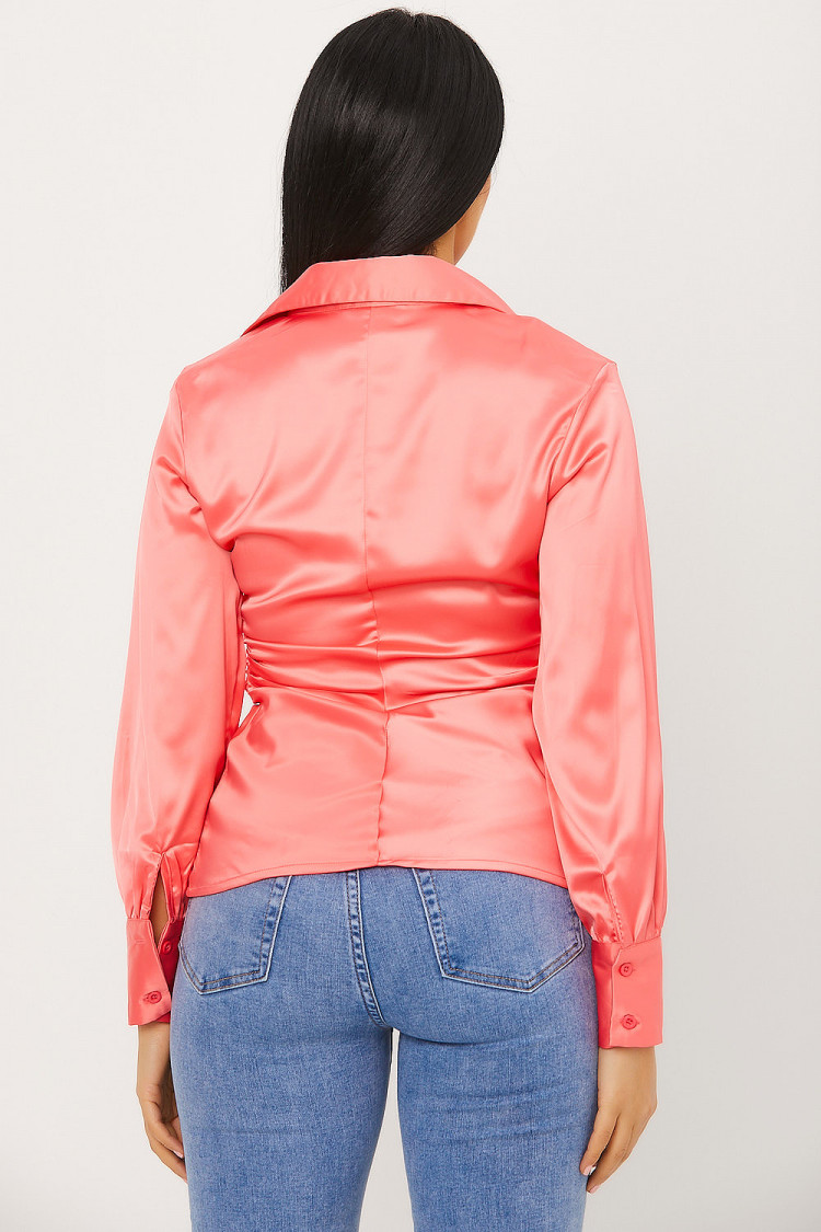Chemise rose plissée et satinée