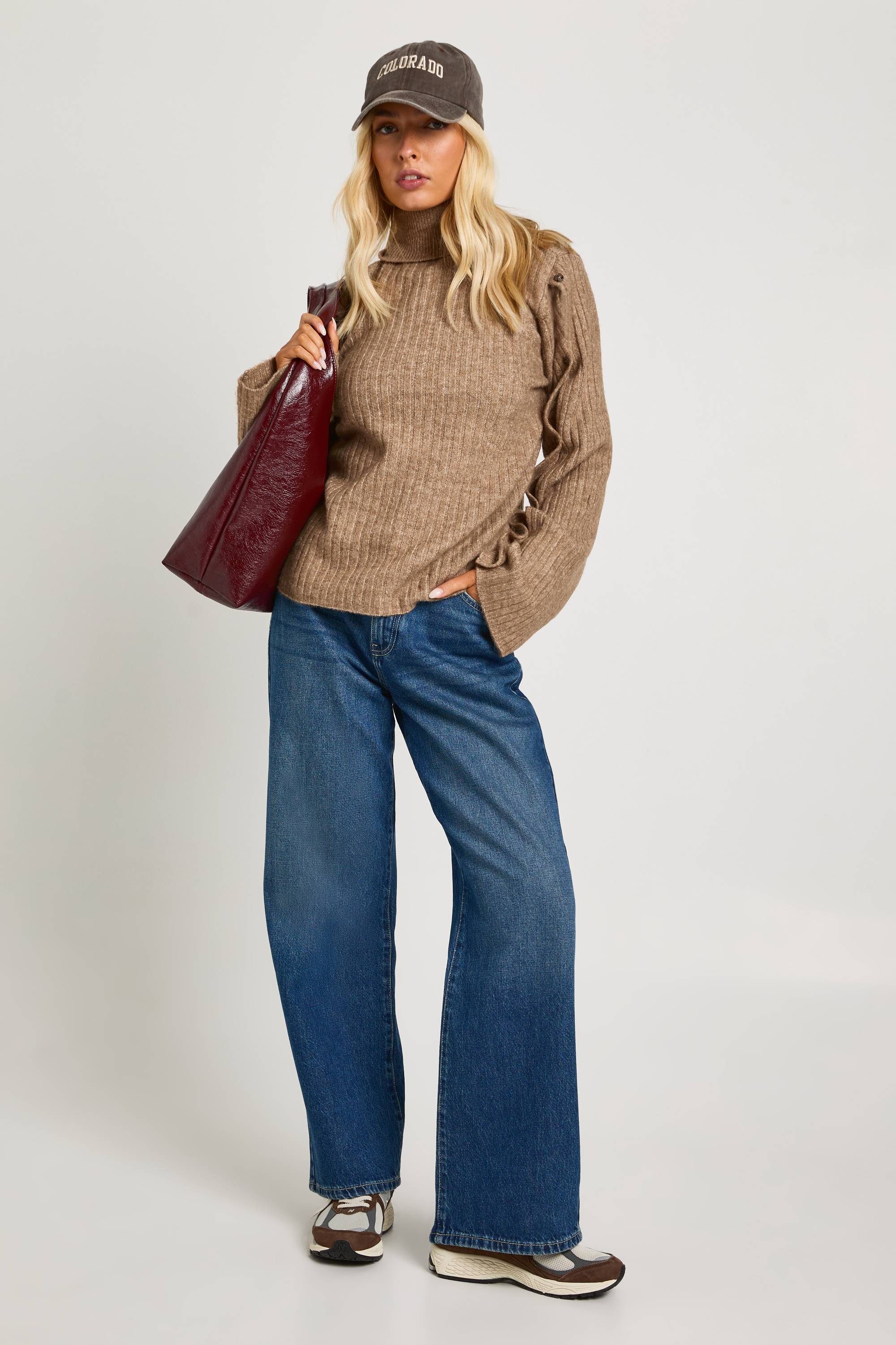 boohoo Pull en maille ultra-doux à col montant avec détails de manches à boutons
