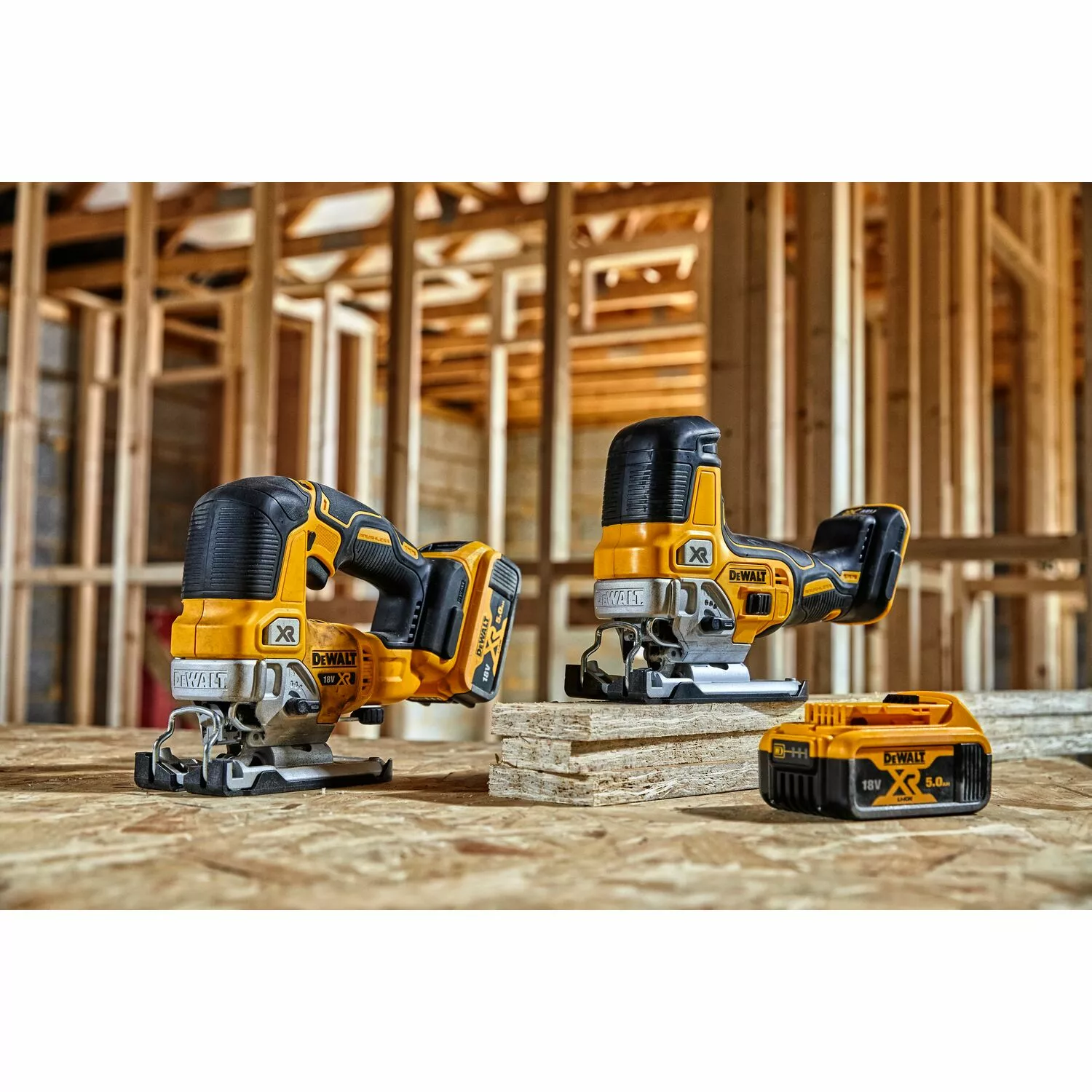 DeWALT DCS335N 18V Li-Ion XR Accu Decoupeerzaag body - 135mm - variabel