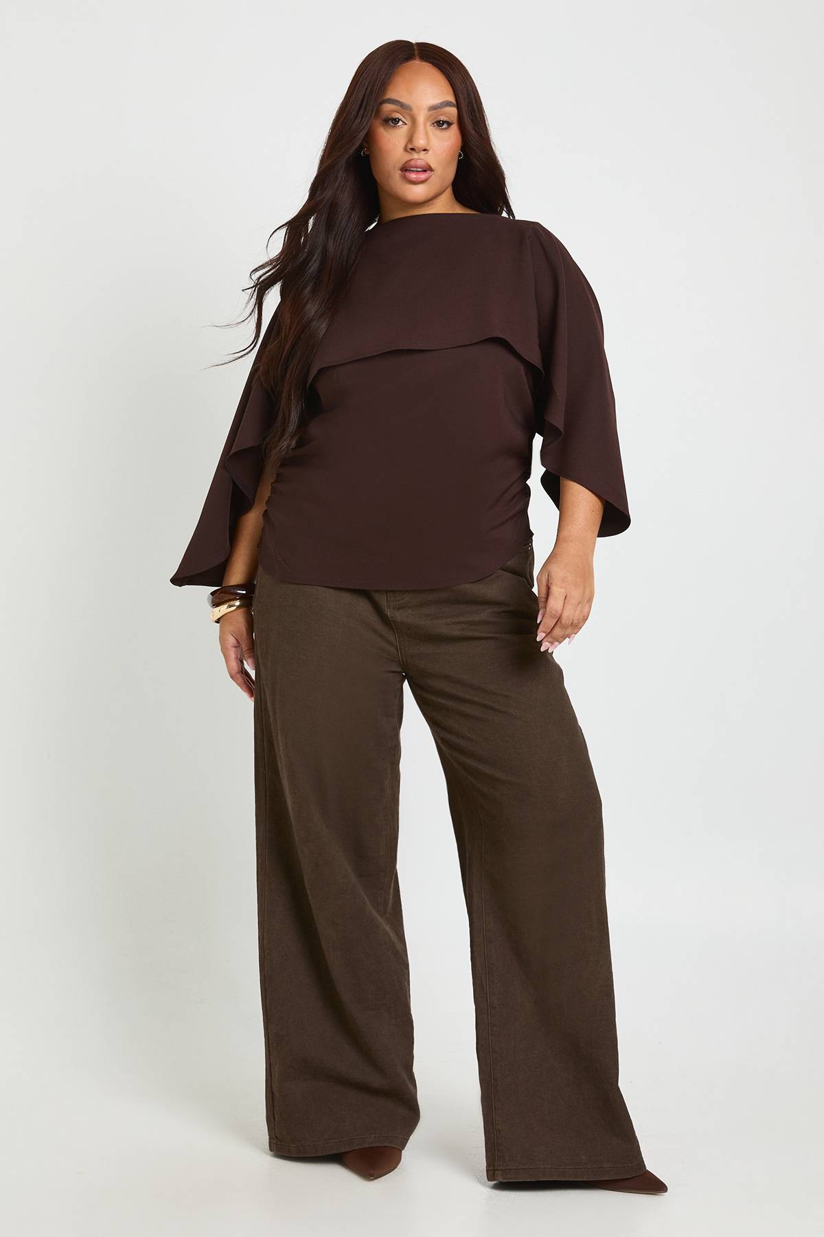 boohoo Haut Grande Taille Avec Superposition Cape