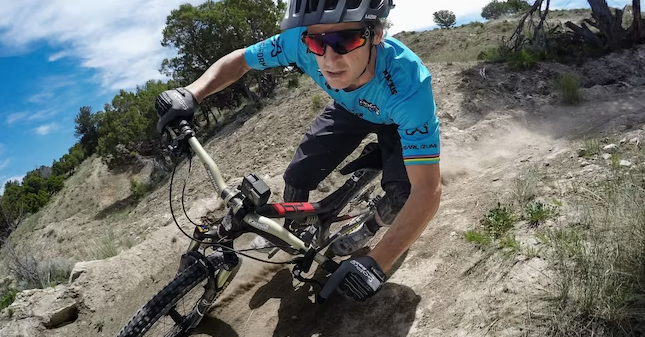 Fahrrad Lenkstangen Halterung (Ø0.9-3.5cm) mit 360° Rotation Velo Halter für GoPro (AGTSM-001) - Schwarz