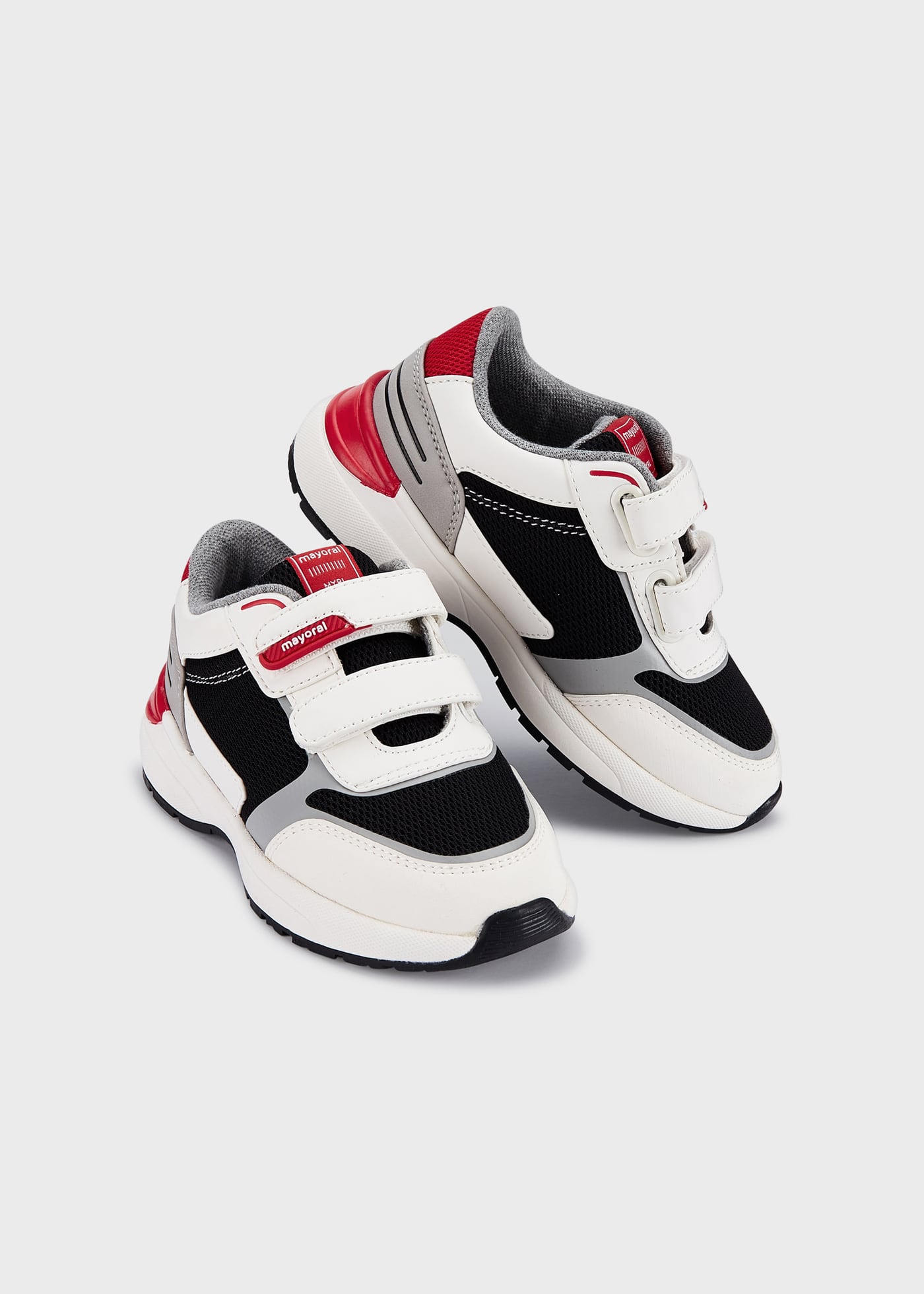 Tênis esportivo com fecho duplo de velcro para meninos