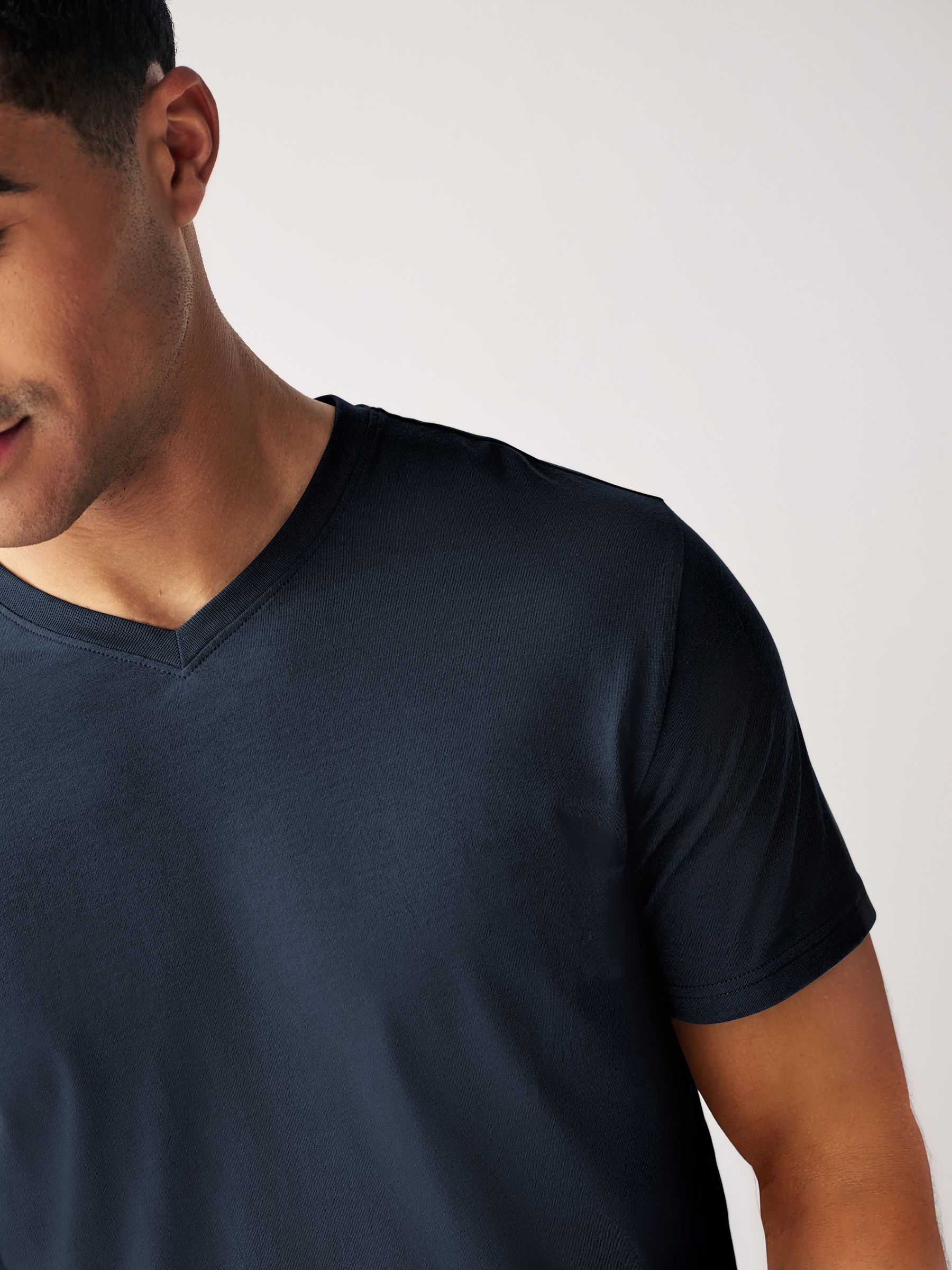 Donkerblauw - Normale Pasvorm - Must-have T-shirt van V-hals