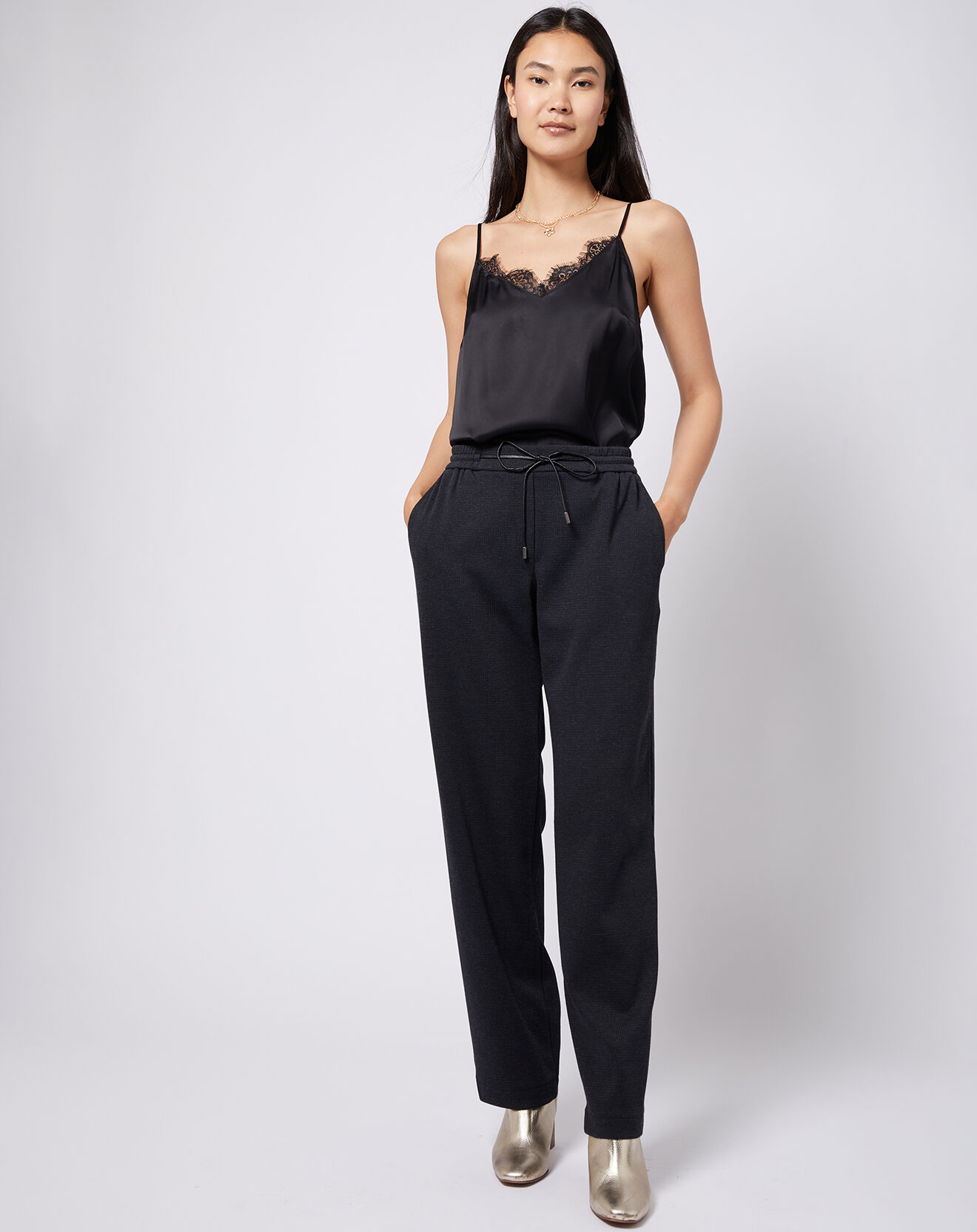 Esprit Caraco satiné en dentelle noir
