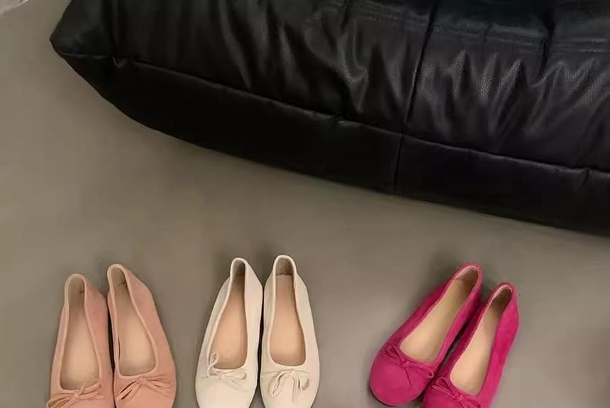 Karlao - Platte schoenen met strikaccent en imitatiesuède