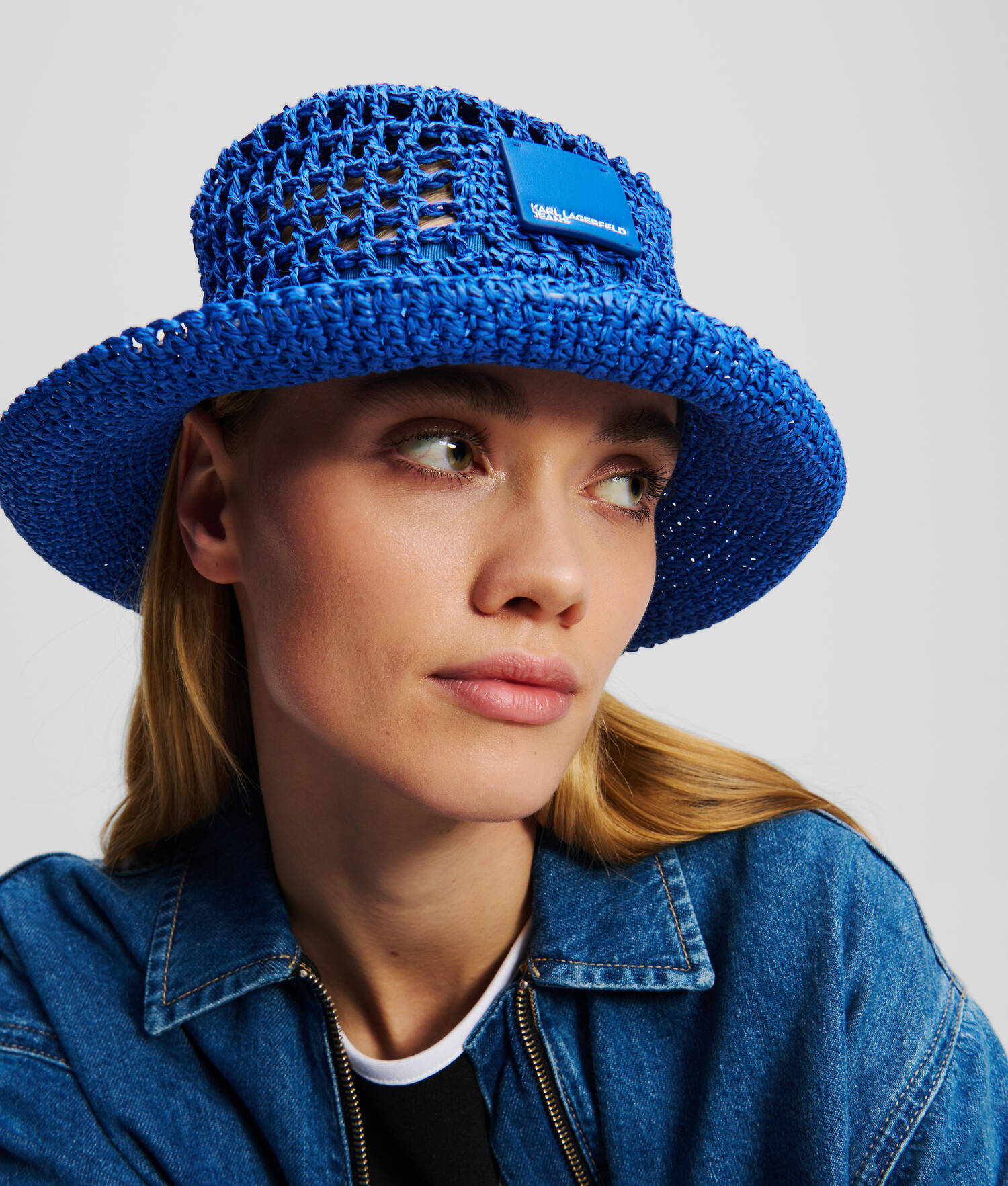 BOB EN RAPHIA AVEC LOGO CARRÉ - Bleu KLJ