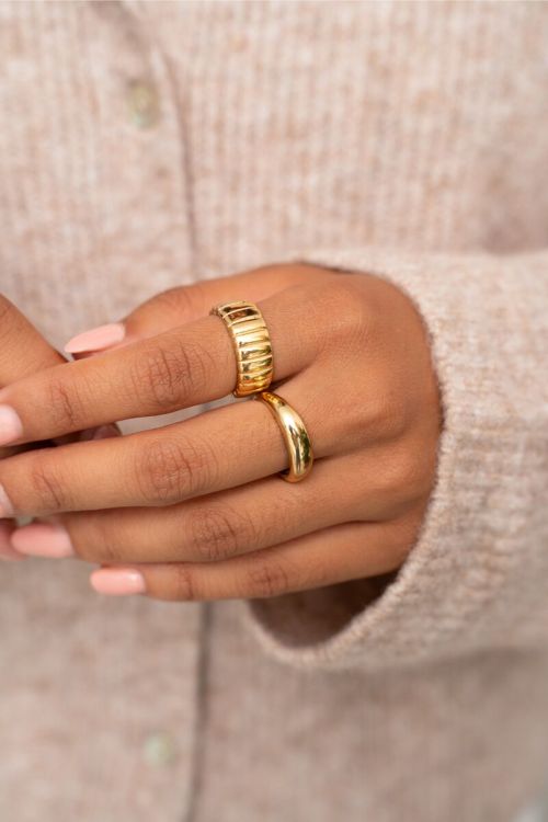 Bold ring met ribbels