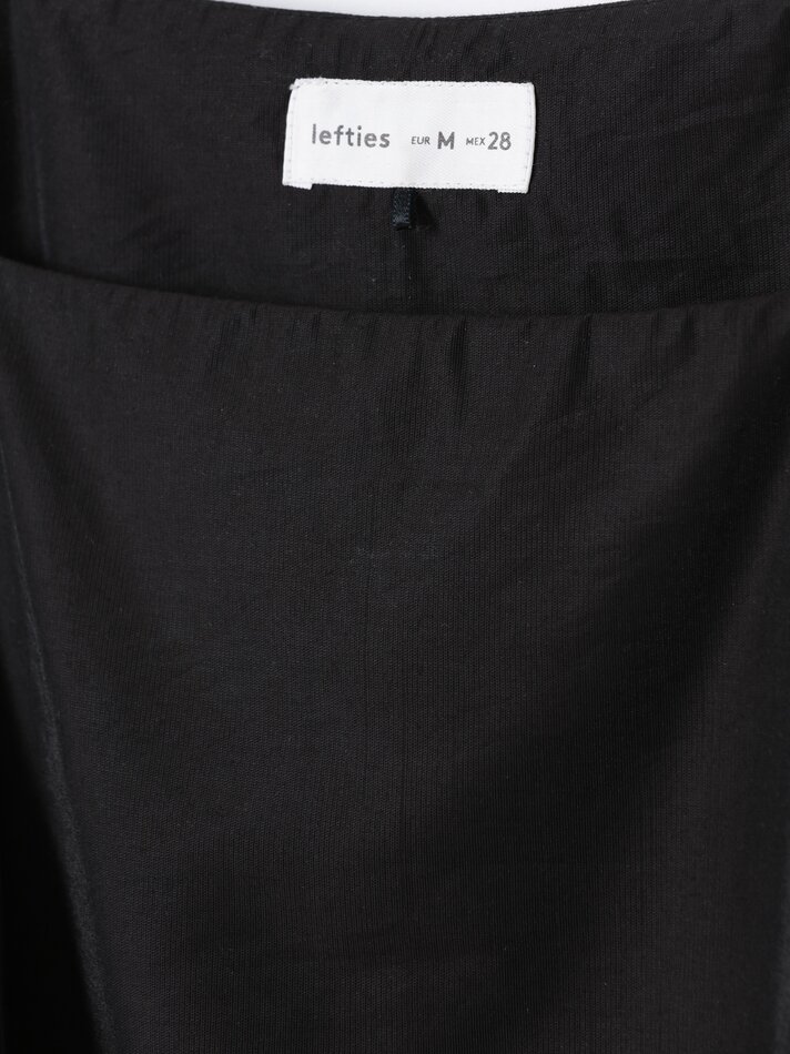 Vestido curto com decote halter - Preto