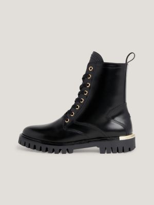 Botas de cano curto com cadarço e solado tratorado em couro polido