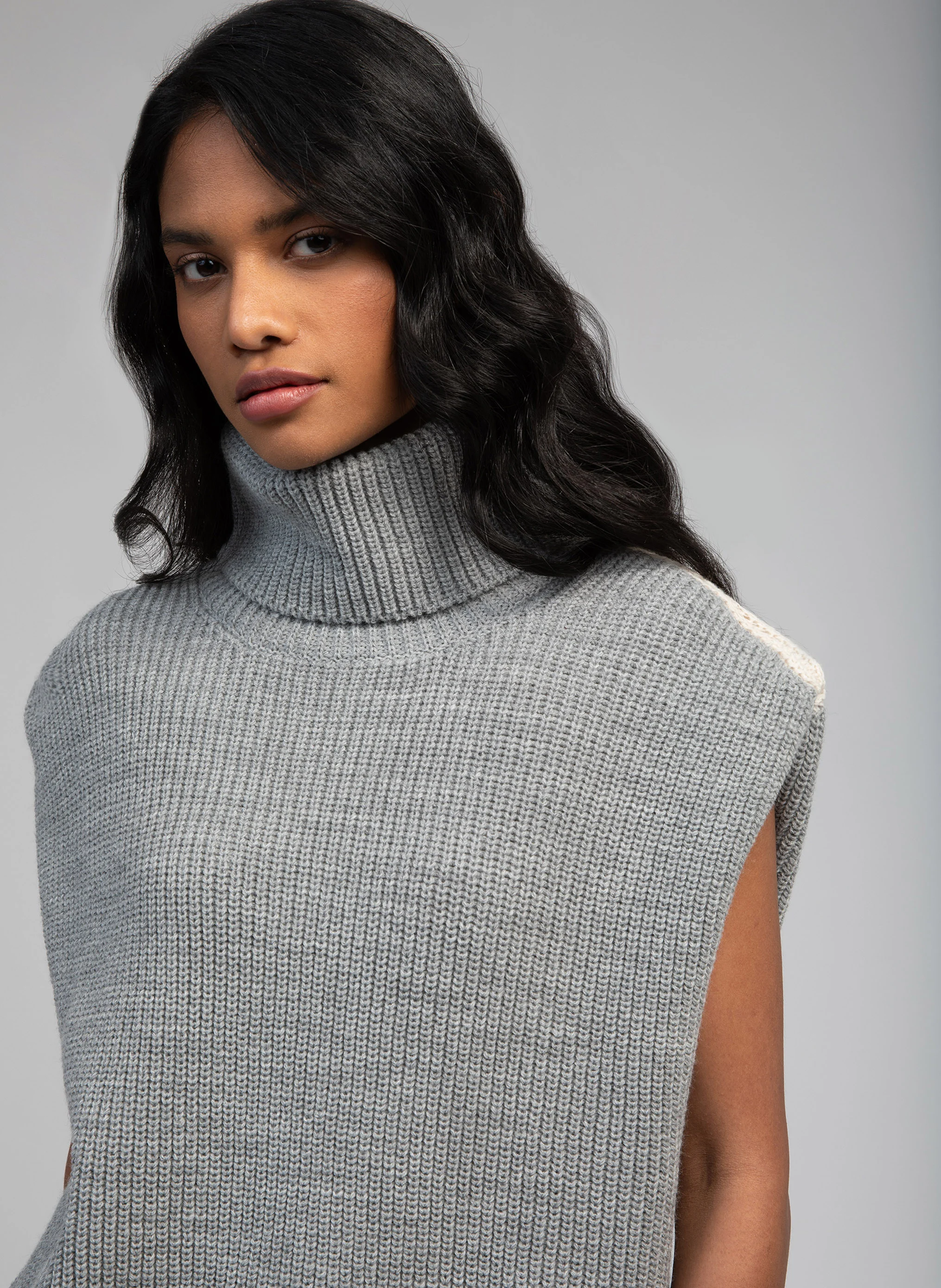LARIANA - Pull col roulé | Gris