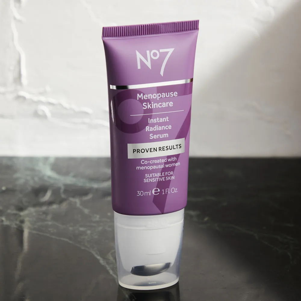 No7 Menopause Instant Radiance Serum - 30 ml.