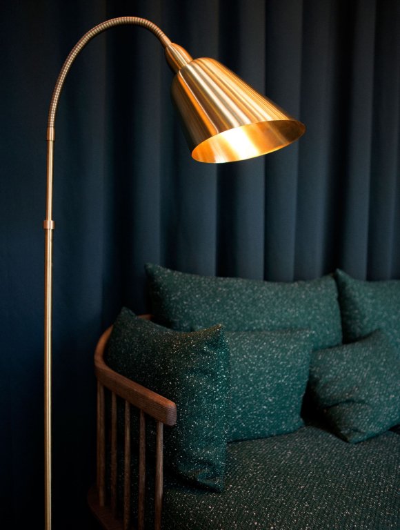 &tradition Bellevue vloerlamp Black & Brass