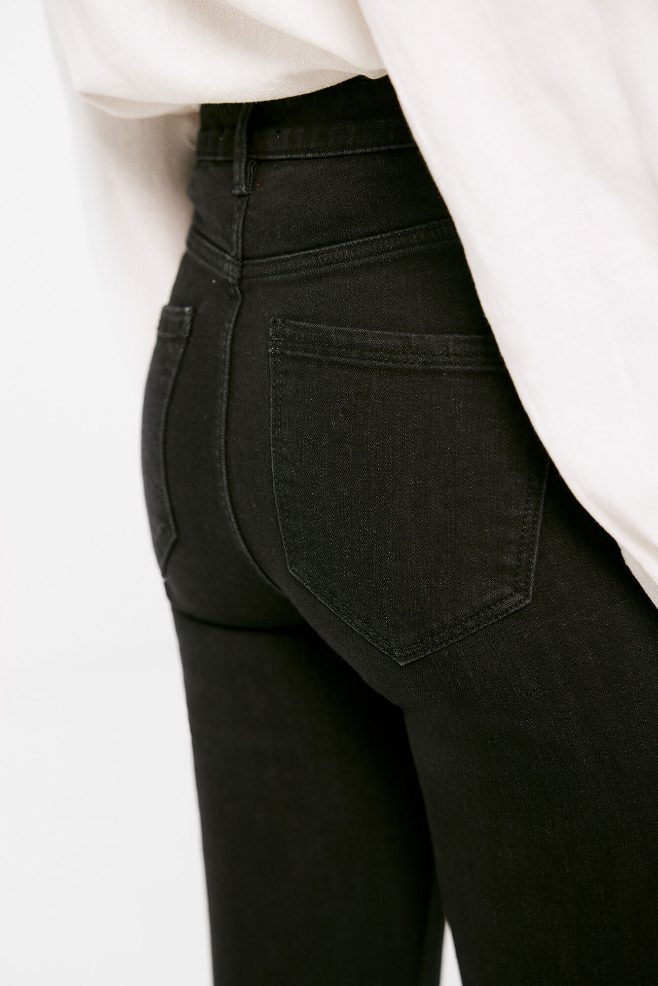 Calça jeans com lavagem sustentável e corte bota™