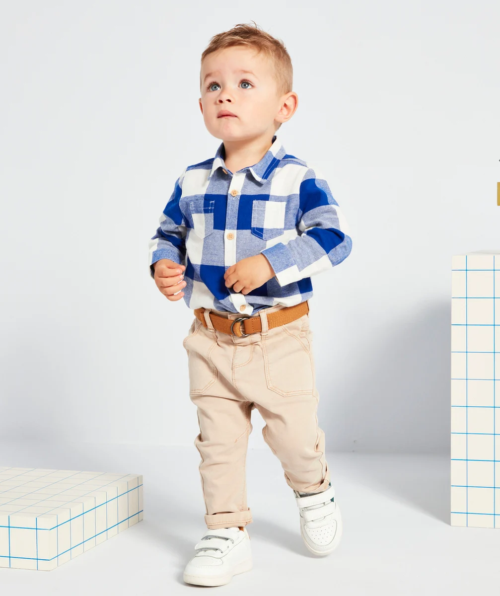 PANTALON DROIT BÉBÉ GARÇON EN FIBRES RECYCLÉES BEIGE AVEC CEINTURE