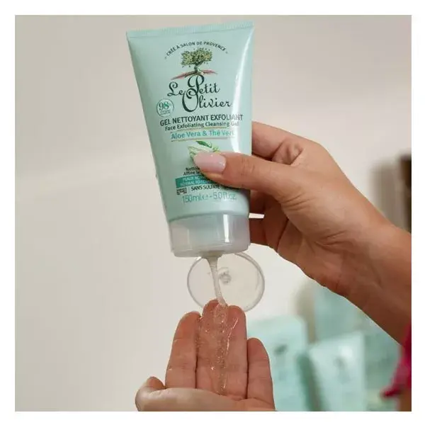 Le Petit Olivier - Gel de Limpeza Esfoliante - Aloe Vera e Chá Verde 150ml