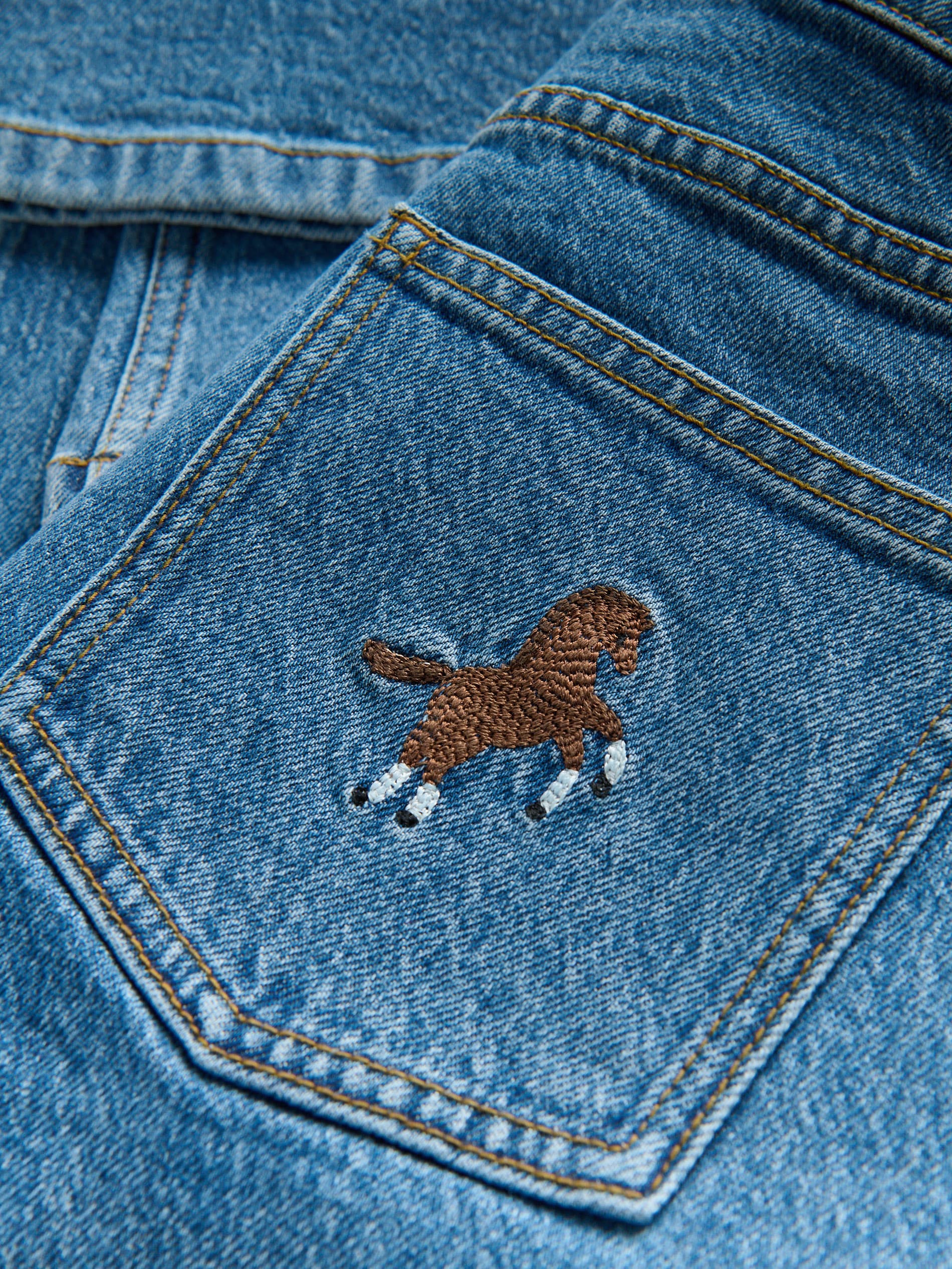 Jeans im Straight-Fit mit Stickereidetail